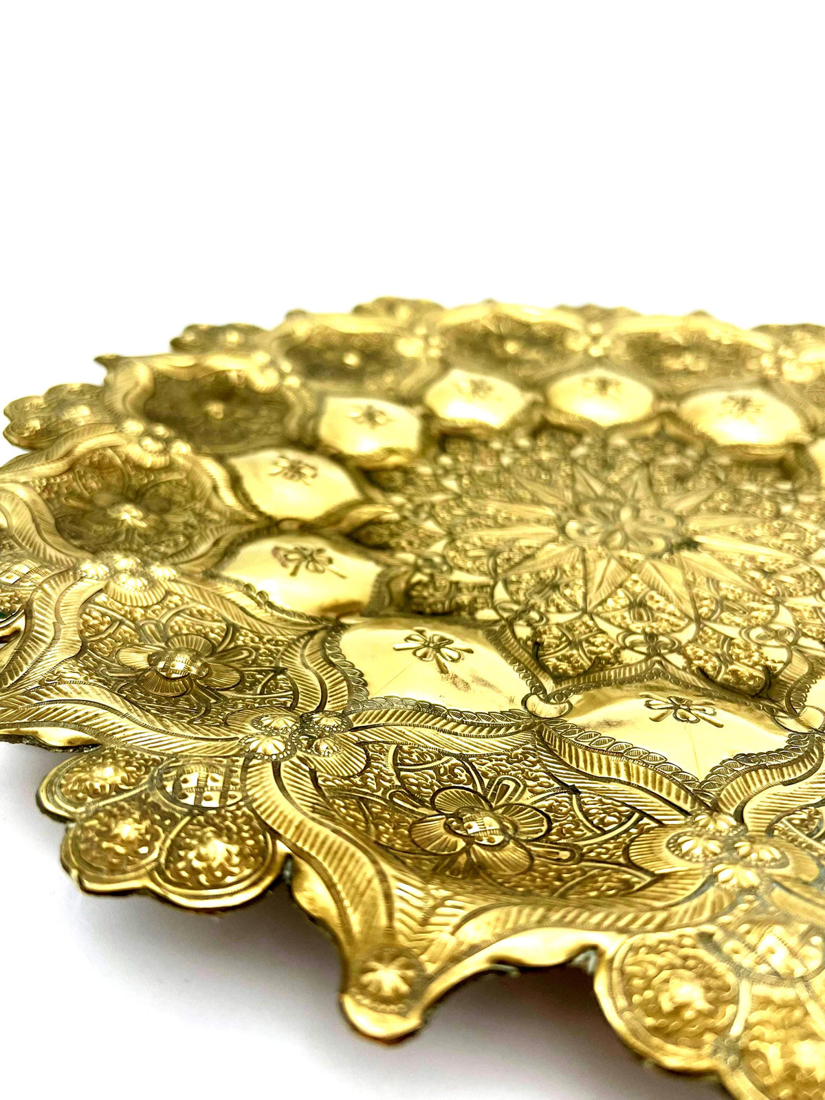 antique hand-tooled solid brass wall plate 13.5 diameter floral mandala design indian/export metalware