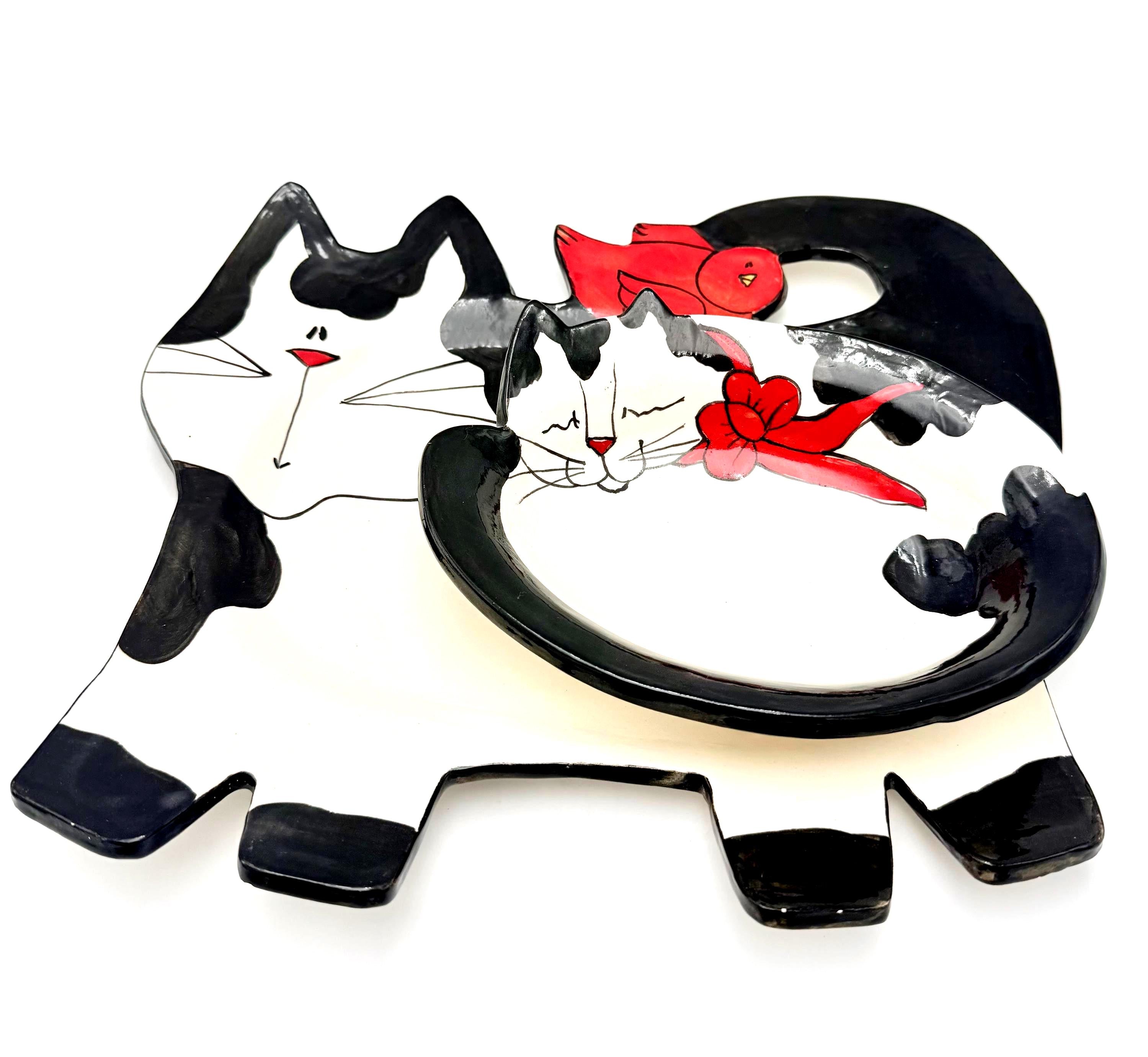 VINTAGE SIGNED FOLK ART CAT PLATTER AND BOWL SET LUCI ELLYN HAND PAINTED STUDIO POTTERY WHIMSICAL CERAMIC SERVING DISH