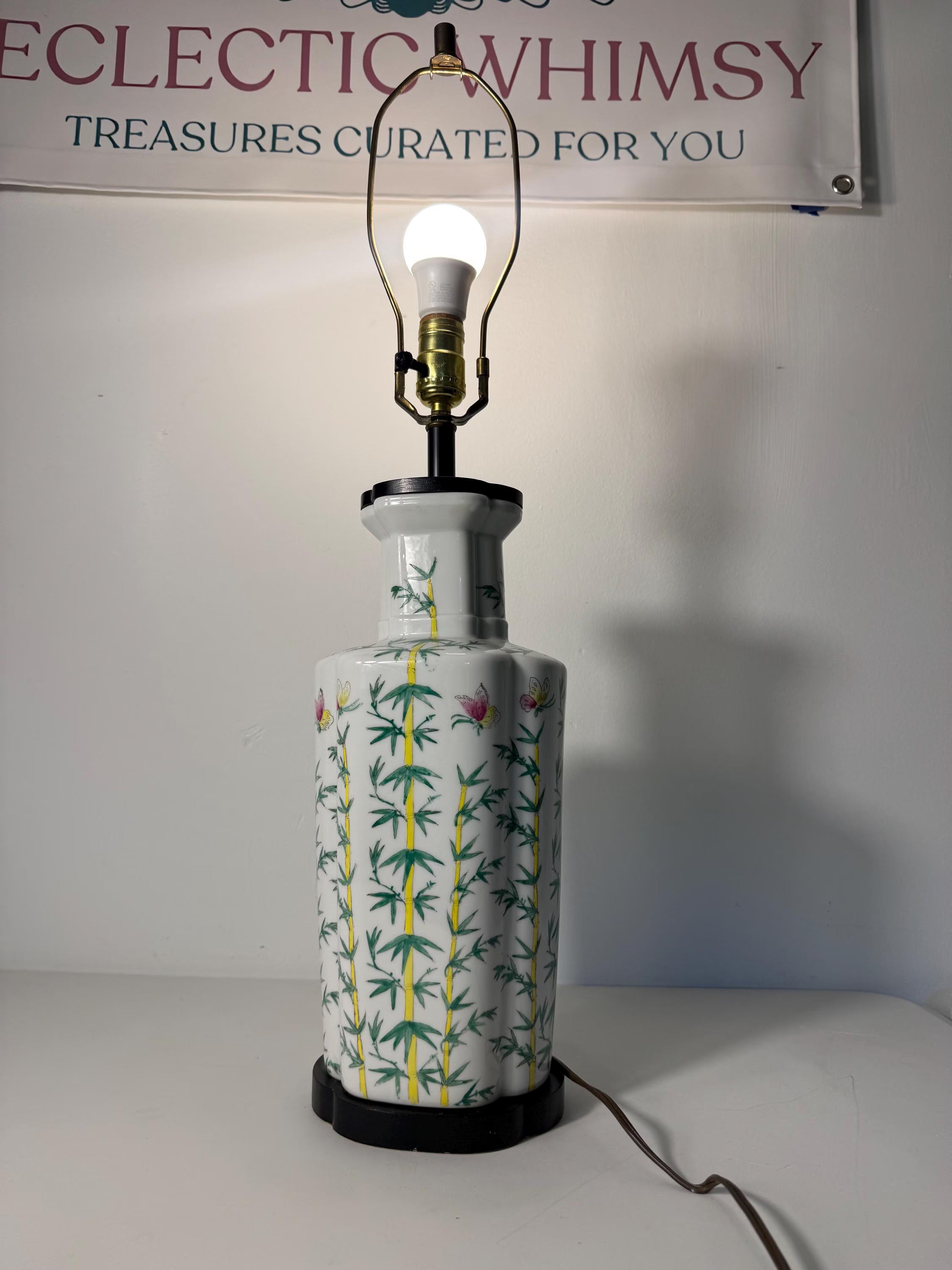 VINTAGE CHINOISERIE BAMBOO PORCELAIN TABLE LAMP WITH BUTTERFLY MOTIF – TALL WHITE GINGER JAR STYLE LIGHTING