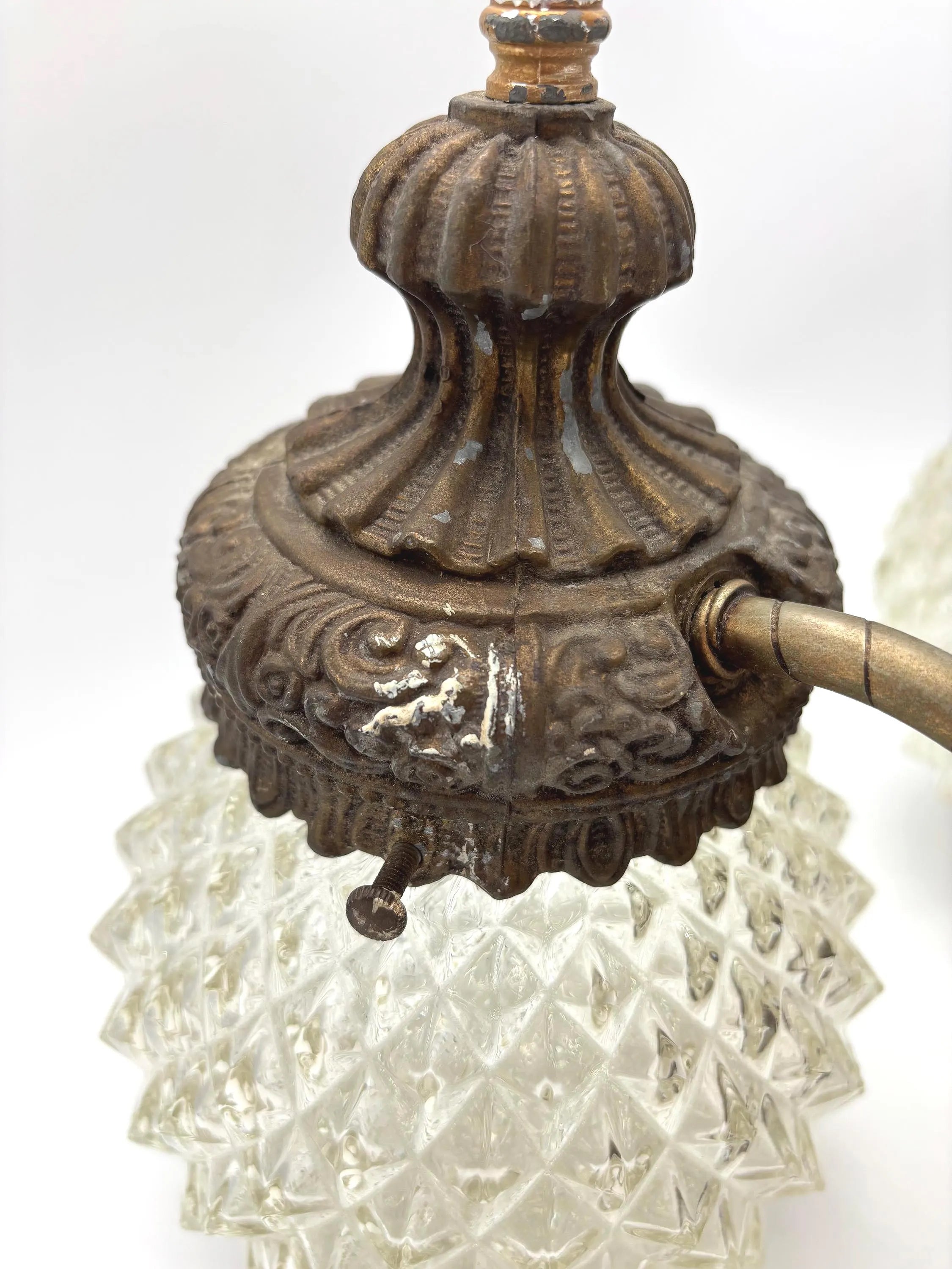 VINTAGE L.D. KICHLER ARCHITECTURAL DOUBLE VANITY WALL SCONCE WITH DIAMOND POINT GLASS GLOBES