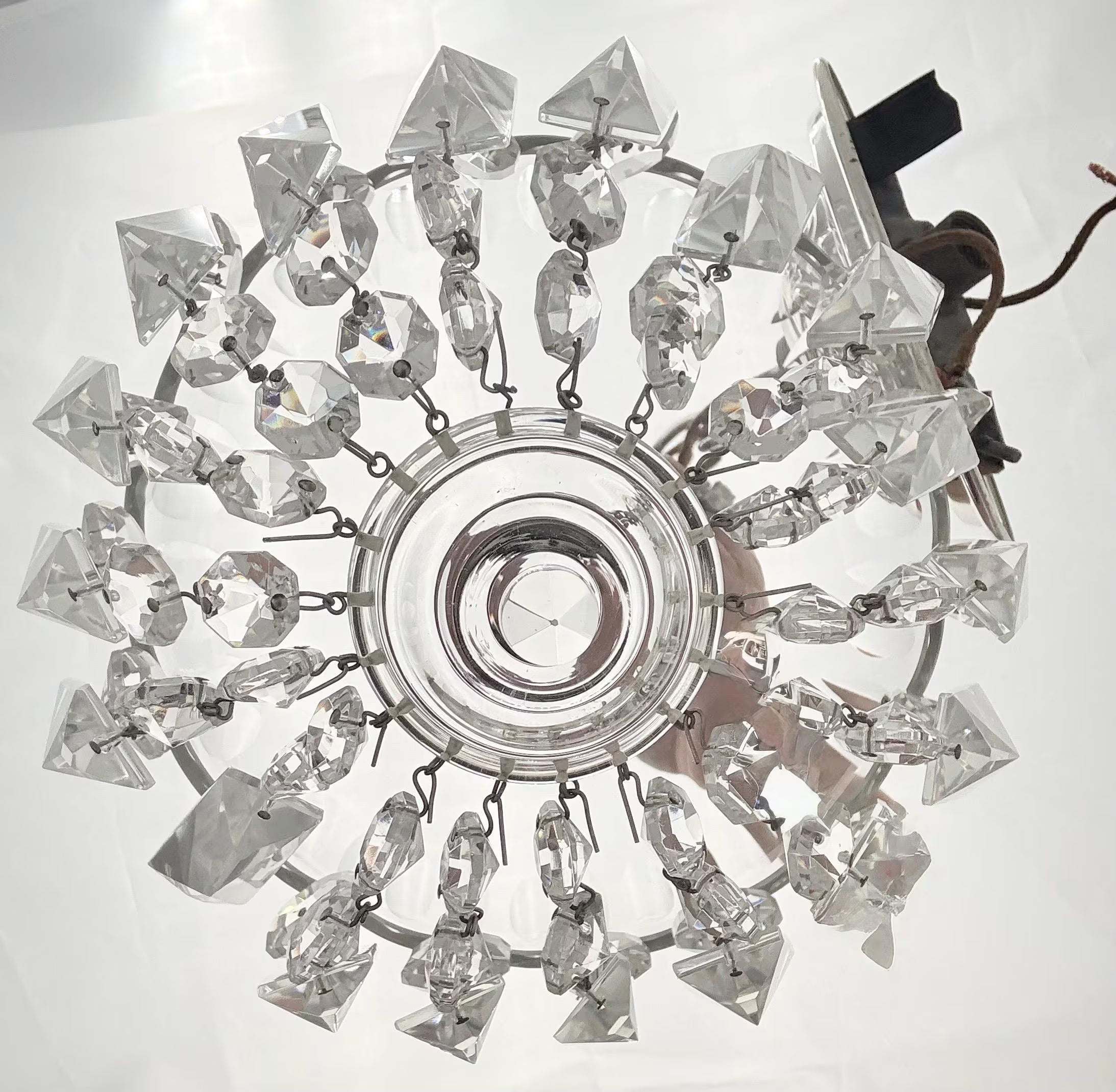 VINTAGE HOLLYWOOD REGENCY CUT CRYSTAL PENDANT CHANDELIER WITH FACETED SPEAR PRISMS