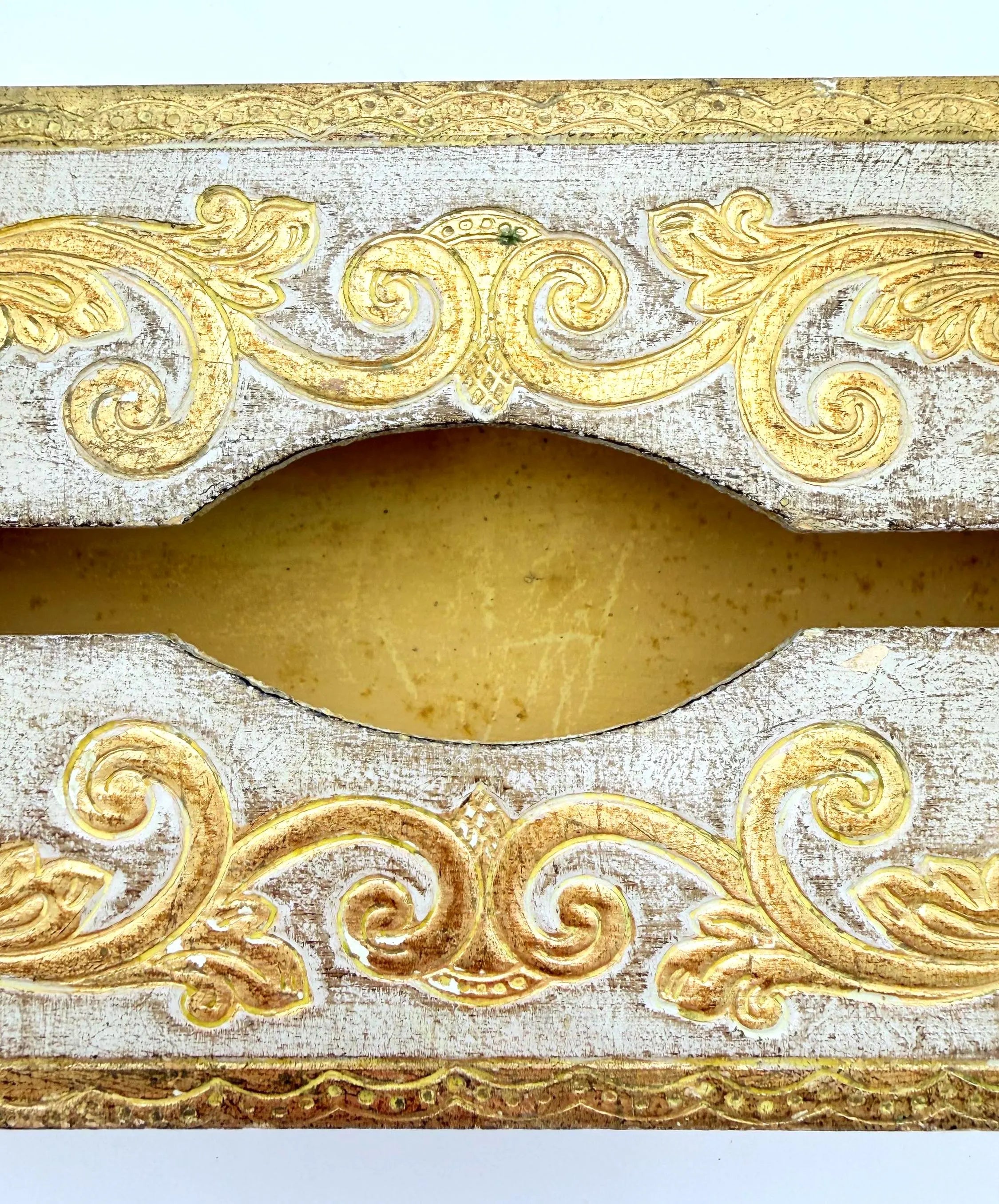 VINTAGE ITALIAN FLORENTINE TISSUE BOX COVER | HOLLYWOOD REGENCY GOLD & WHITE GILT VANITY BOX