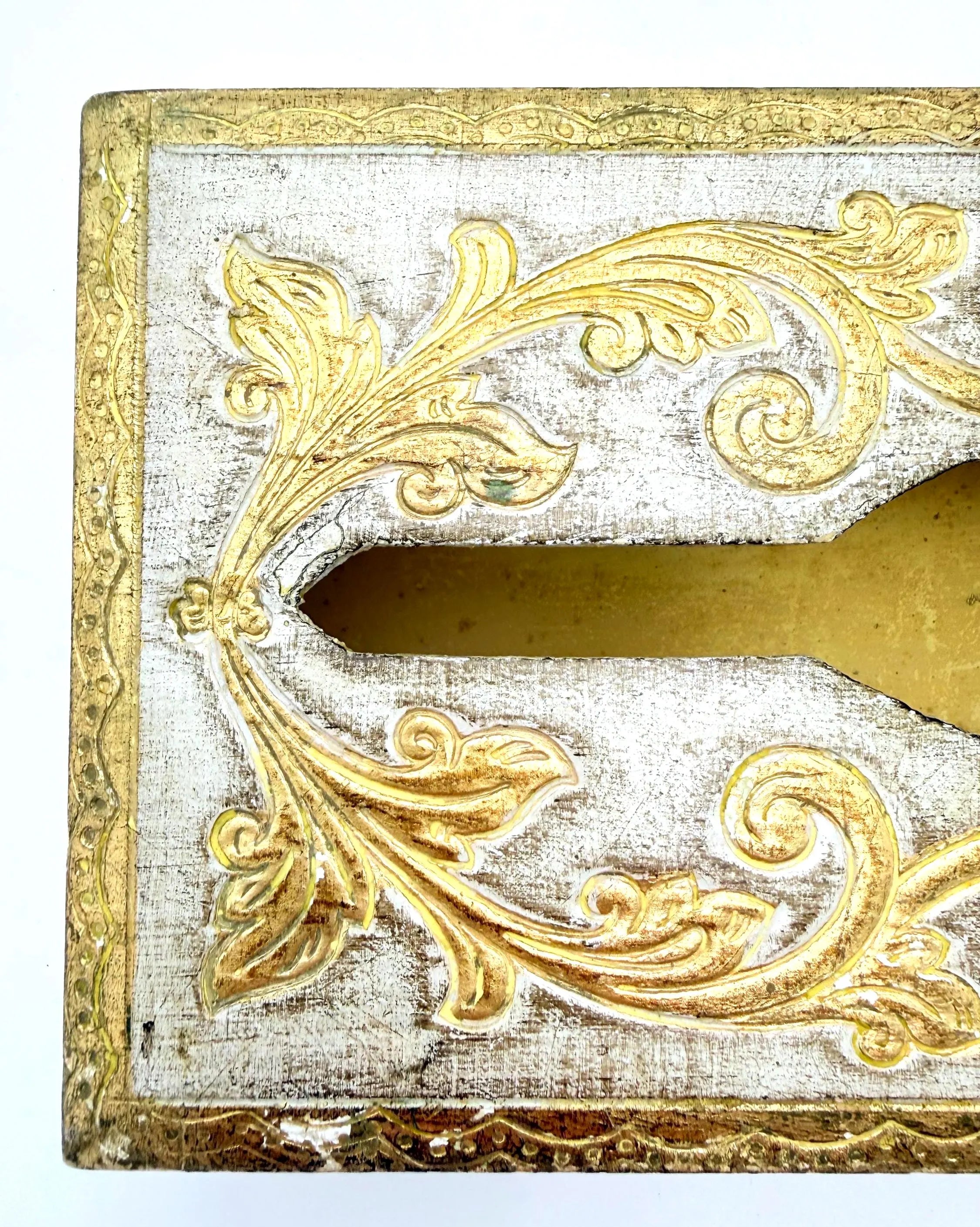 VINTAGE ITALIAN FLORENTINE TISSUE BOX COVER | HOLLYWOOD REGENCY GOLD & WHITE GILT VANITY BOX