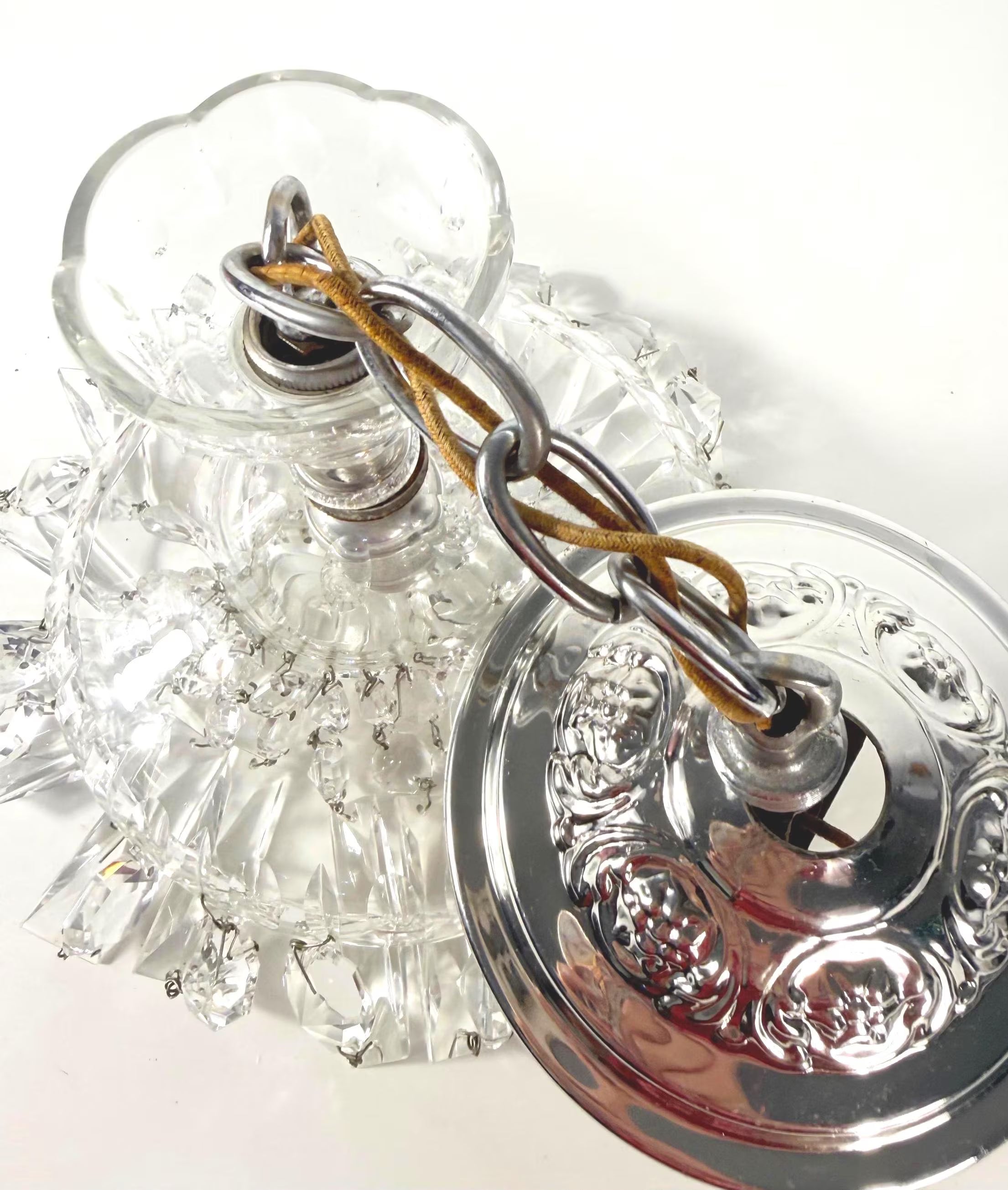VINTAGE HOLLYWOOD REGENCY CUT CRYSTAL PENDANT CHANDELIER WITH FACETED SPEAR PRISMS