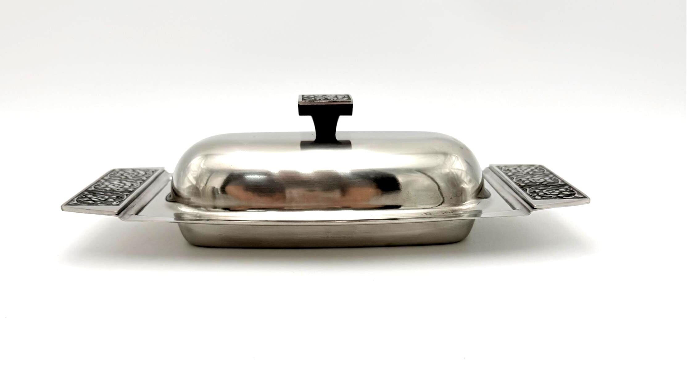 VINTAGE STANLEY ROBERTS BURGUNTINE-VELVET STAINLESS STEEL ENTERTAINING COLLECTION WITH ORIGINAL BOXES