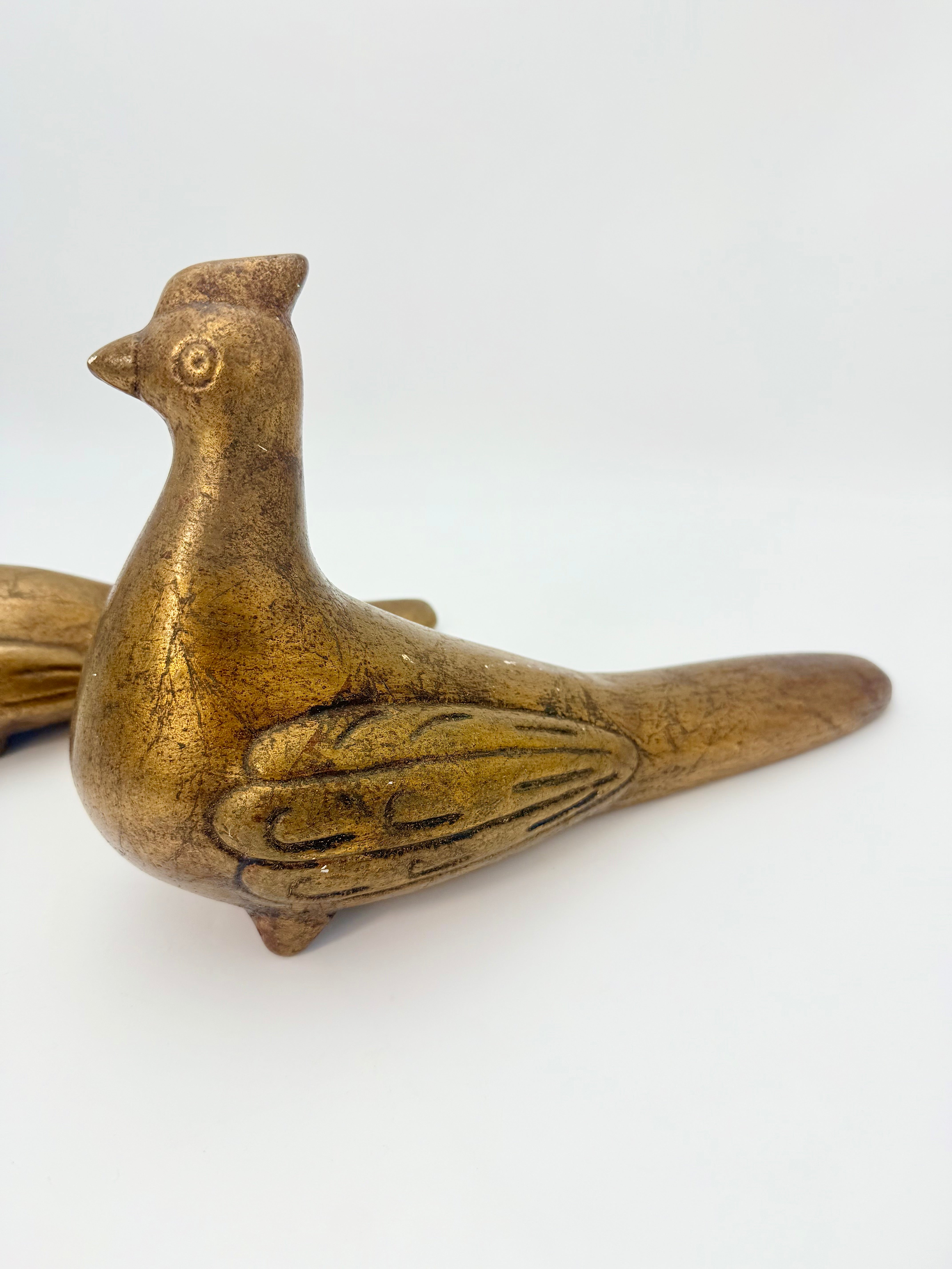 VINTAGE JARU OF CALIFORNIA GOLD CERAMIC BIRD SCULPTURES PAIR MID CENTURY MODERN HOLLYWOOD REGENCY DECOR