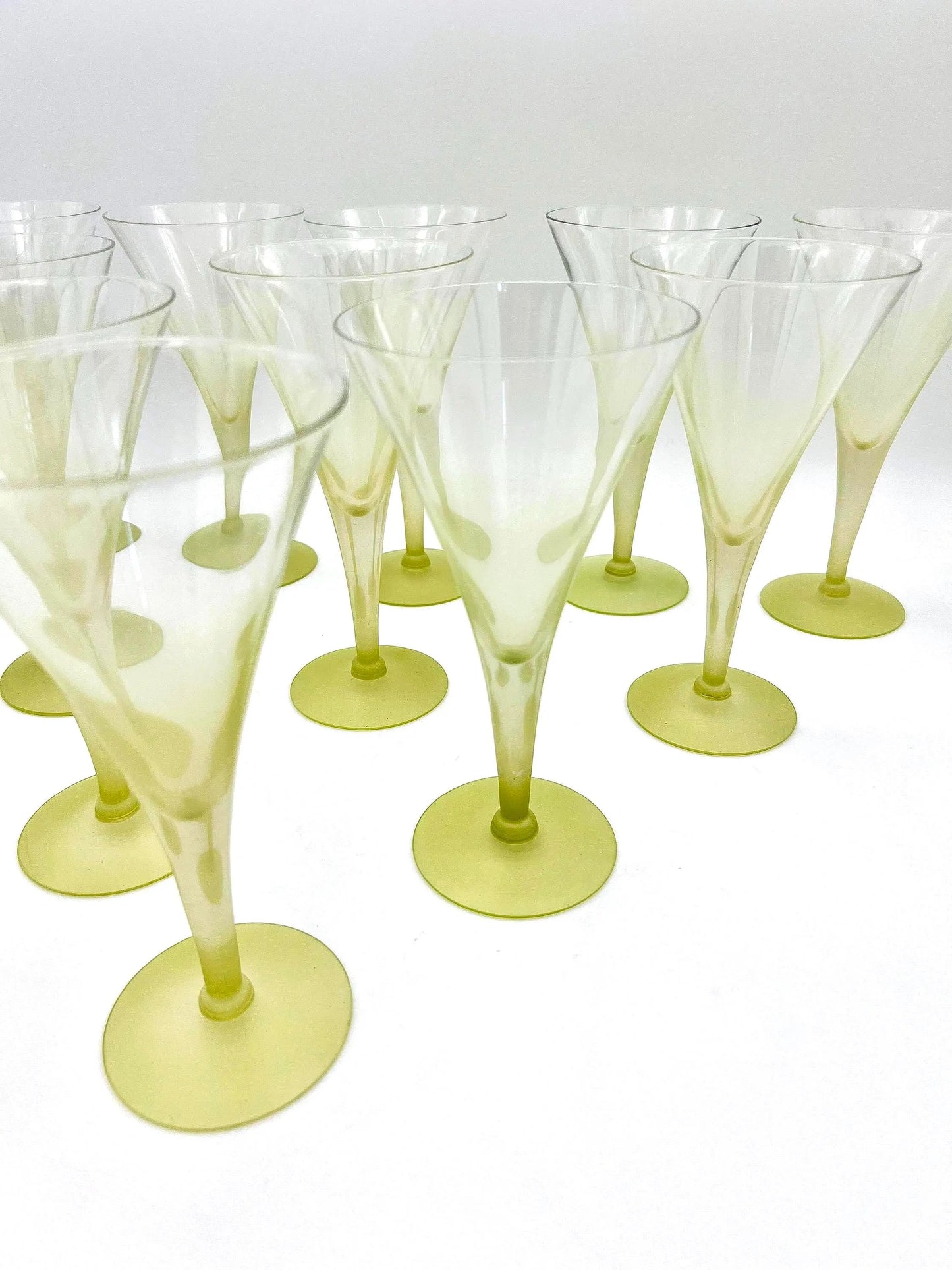 Set of 11 vintage 1950s Dorothy Thorpe wine glasses featuring the signature wide silver fade rim and clear round bowls.