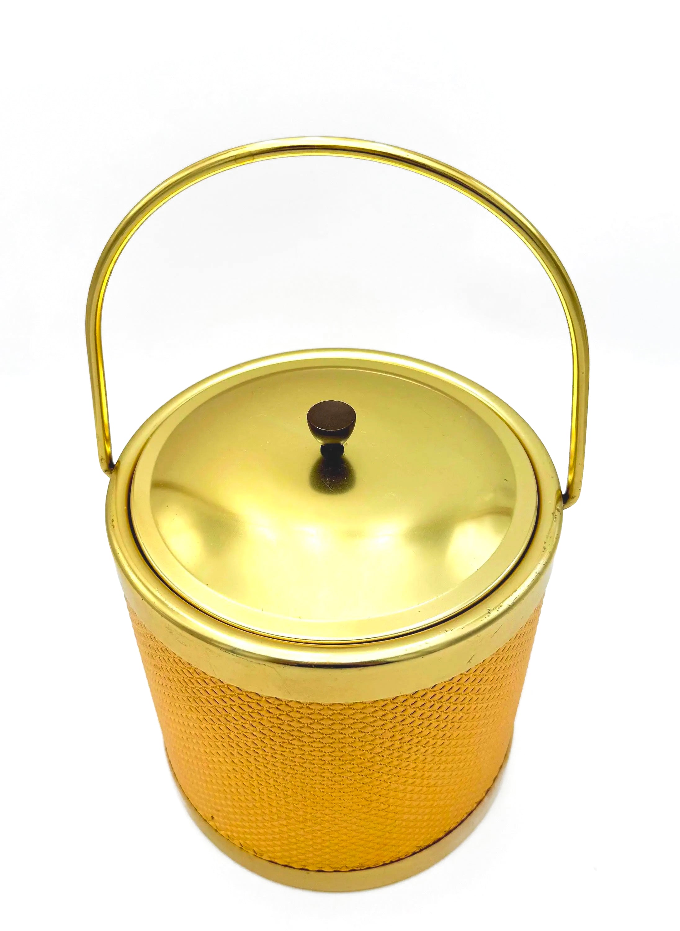 Glamorous 1960s Italian Hollywood Regency ice bucket with a reflective gold finish and matching lid.