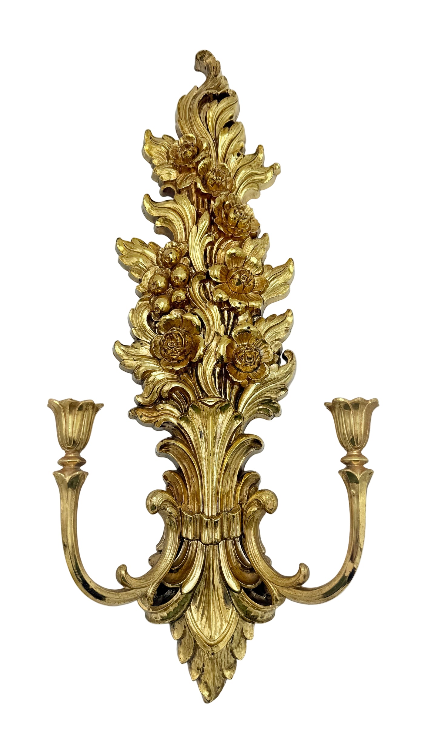 VINTAGE 1973 SYROCO BRIGHT GOLD FLORAL TWO-ARM WALL SCONCE – HOLLYWOOD REGENCY ROCOCO STYLE, GILT FLOWER DESIGN, MADE IN USA, 26 INCHES TALL