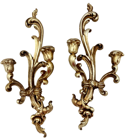 PAIR OF VINTAGE SYROCO WOOD GOLD ROCOCO CANDLE SCONCES – HOLLYWOOD REGENCY WALL DECOR