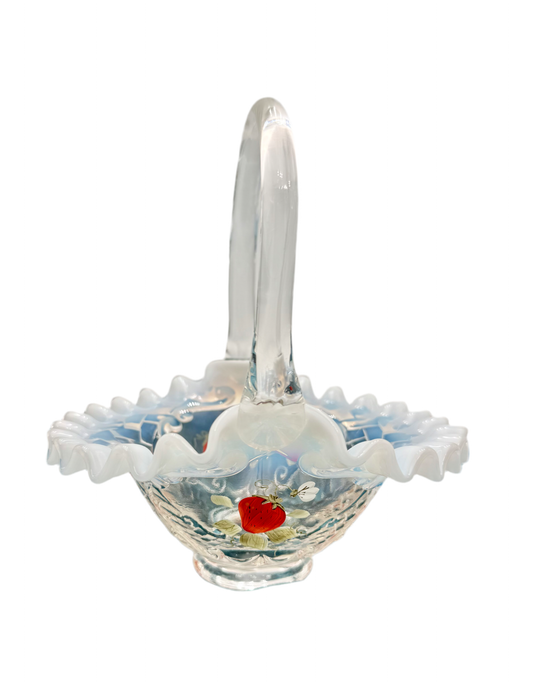 VINTAGE 1980s FENTON HAND-PAINTED STRAWBERRY BASKET – OPALESCENT GLASS WITH RUFFLED EDGE – 8x6.5 IN – EXCELLENT CONDITION