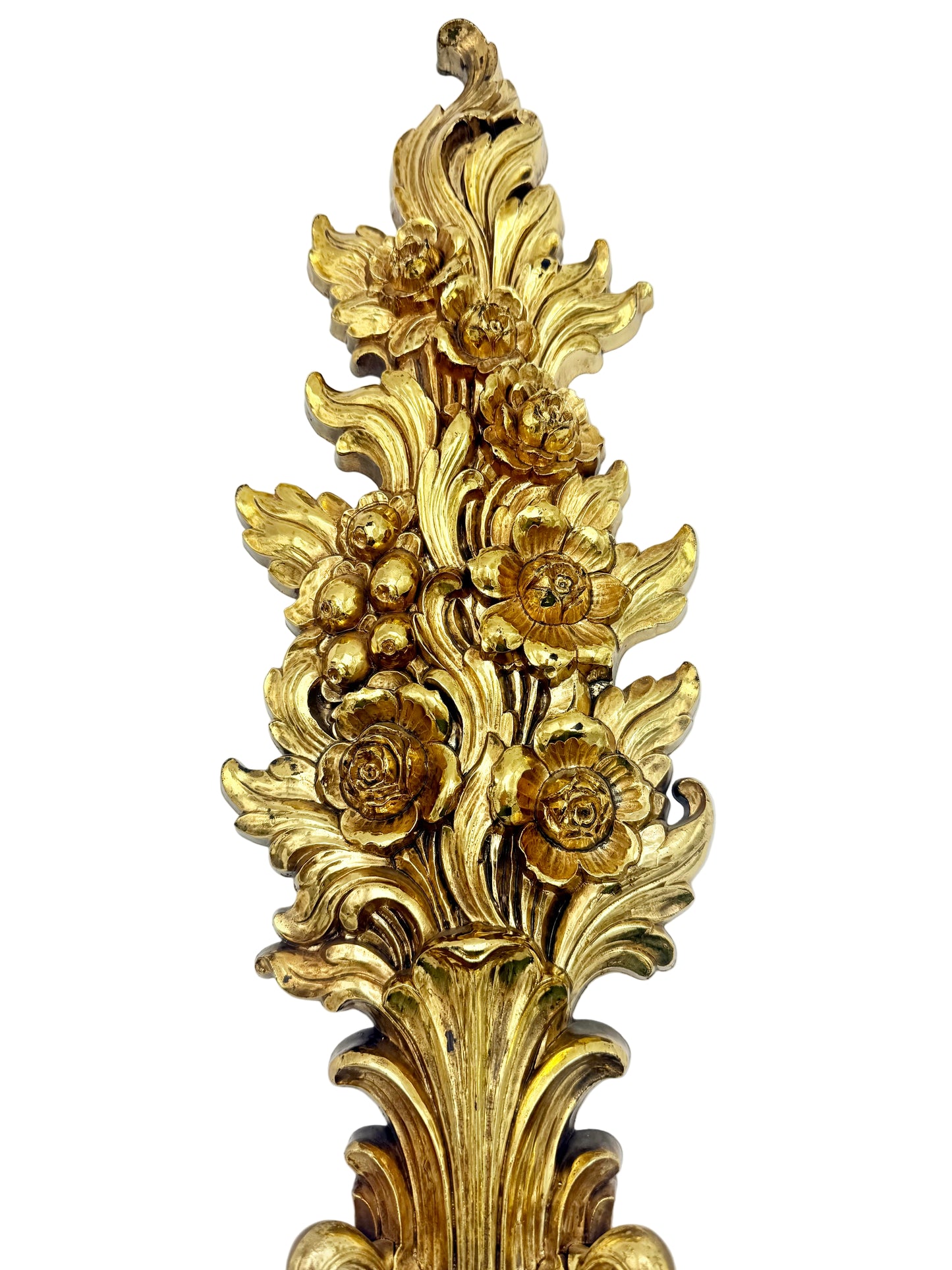 VINTAGE 1973 SYROCO BRIGHT GOLD FLORAL TWO-ARM WALL SCONCE – HOLLYWOOD REGENCY ROCOCO STYLE, GILT FLOWER DESIGN, MADE IN USA, 26 INCHES TALL