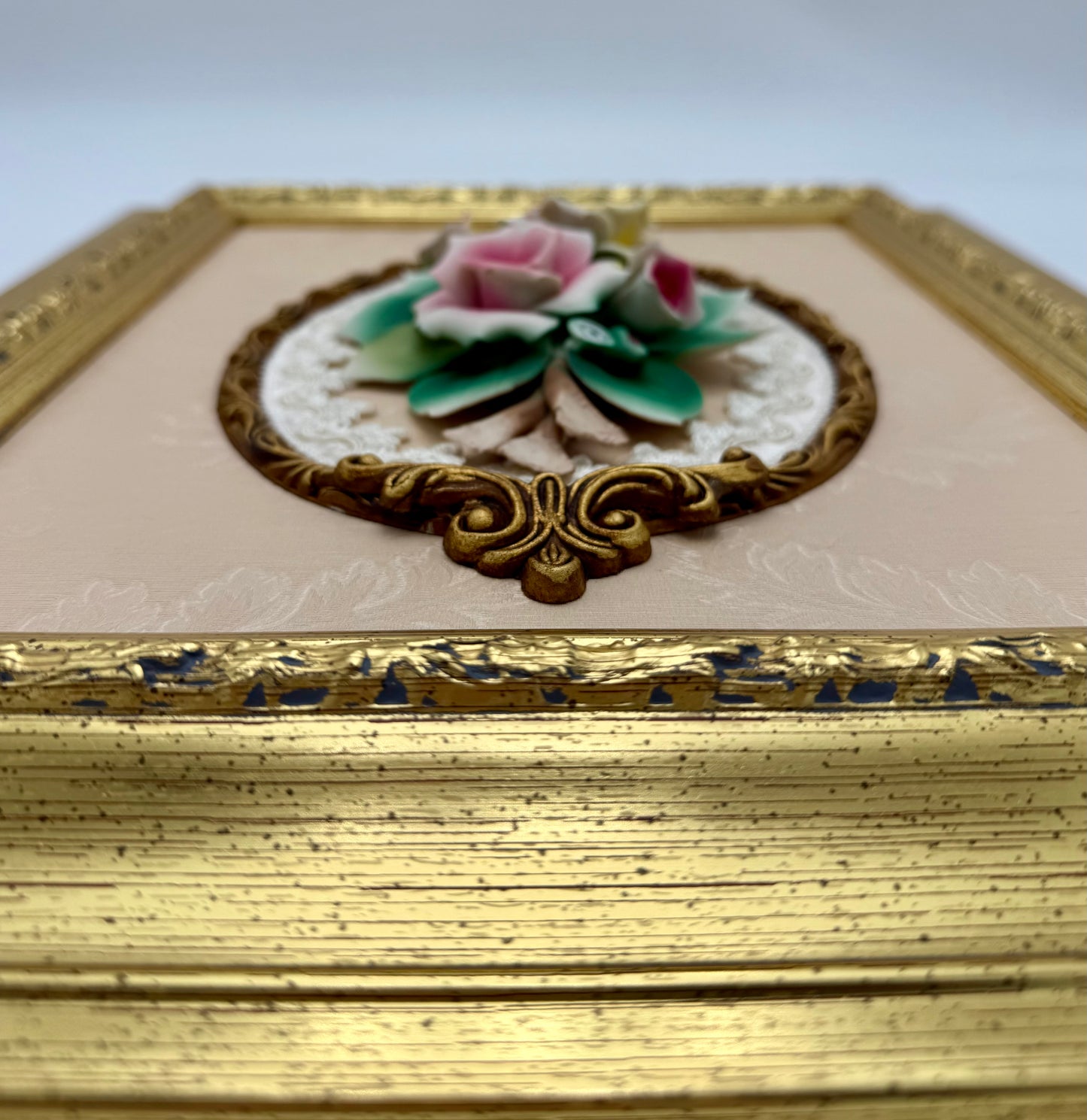 CREAZIONI ARTISTICHE DI CAPODIMONTE – VINTAGE ITALIAN PORCELAIN FLORAL WALL PLAQUES – GOLD GILT FRAMES – 16.5” × 14” – SET OF TWO