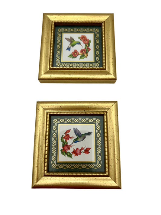 VINTAGE PAIR OF SMALL FRAMED HUMMINGBIRD PRINTS