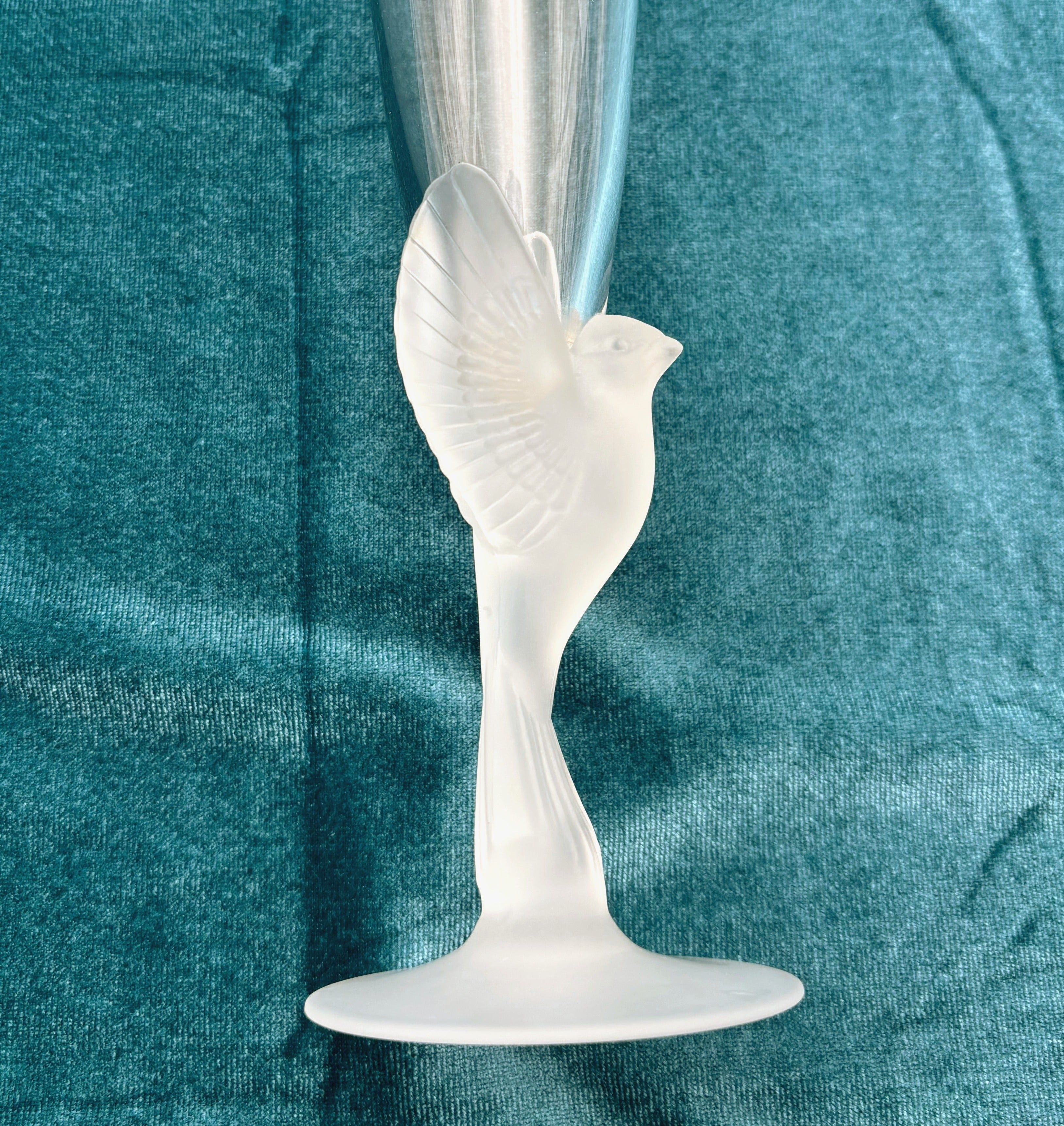 VINTAGE SASAKI WINGS CRYSTAL CHAMPAGNE FLUTE WITH FROSTED DOVE STEM