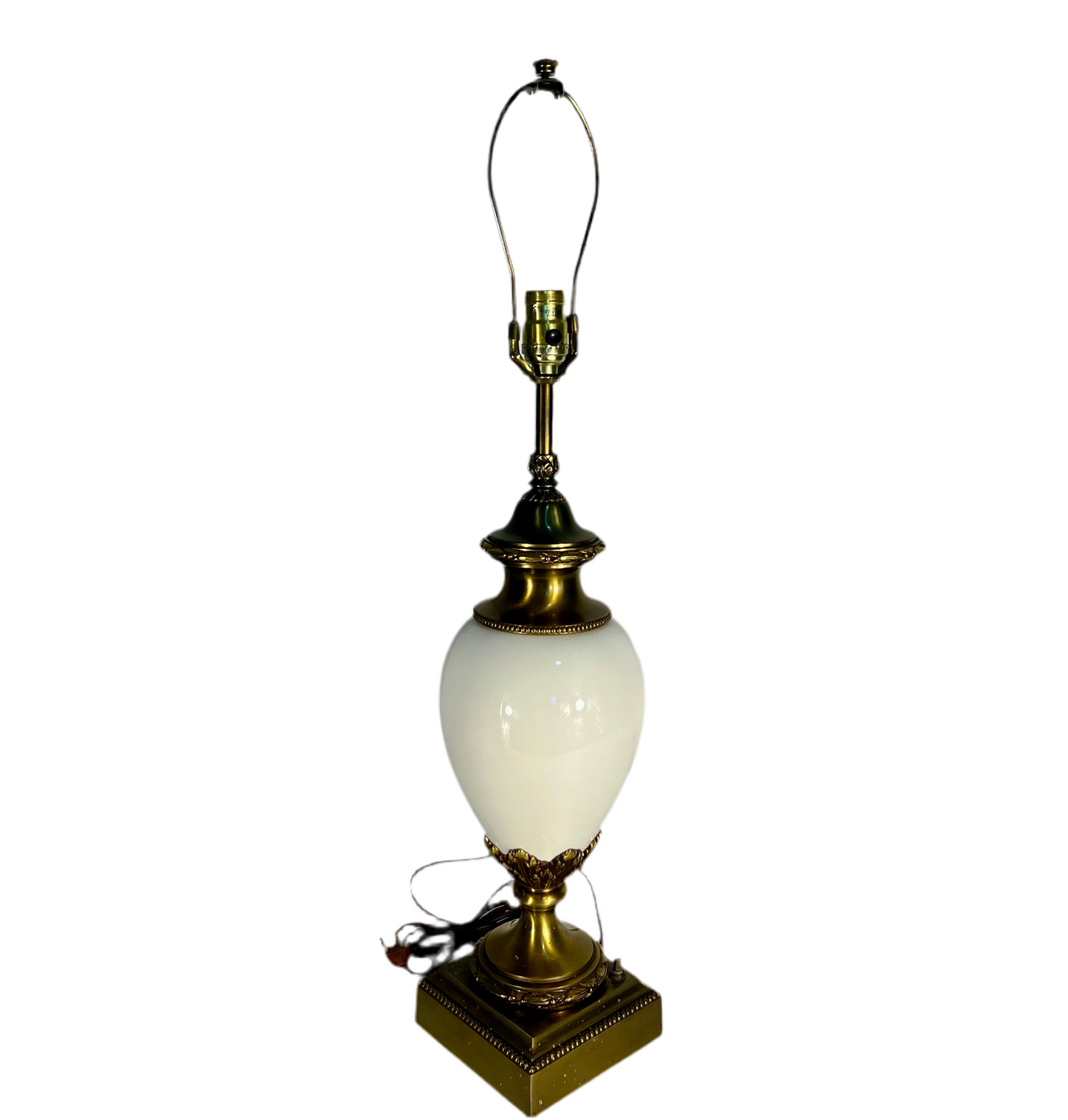 VINTAGE 1960s STIFFEL BRASS & MILK GLASS TABLE LAMP