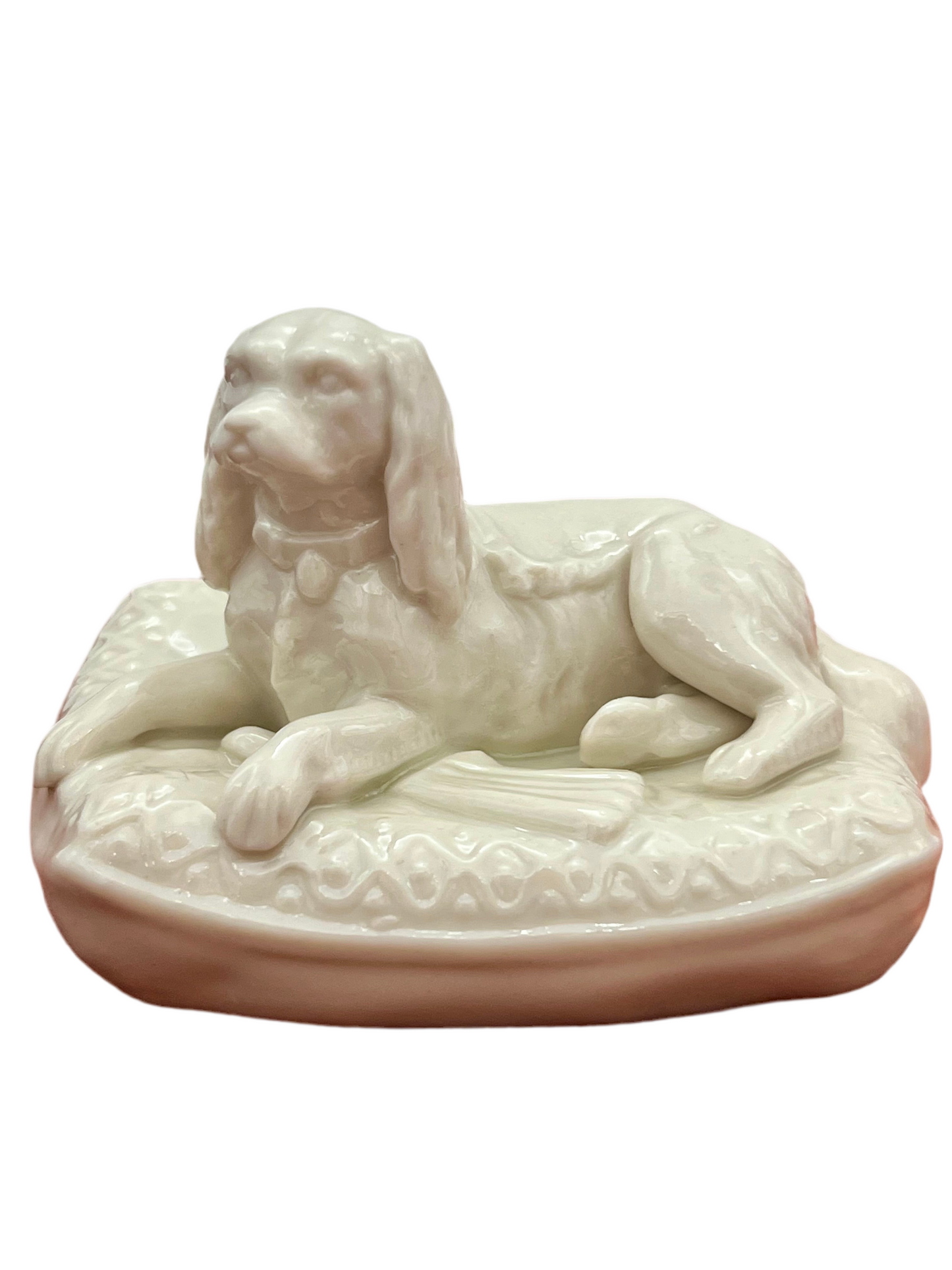 BELLEEK IRELAND PORCELAIN DOG ON PILLOW – 3RD GREEN MARK (1926–1946)