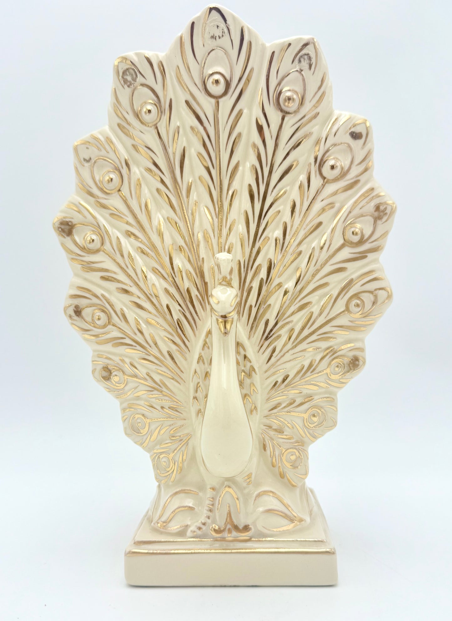 VINTAGE IVORY AND GOLD PEACOCK VASE – MID-CENTURY HOLLYWOOD REGENCY CERAMIC – ELEGANT P198 POTTERY PLANTER