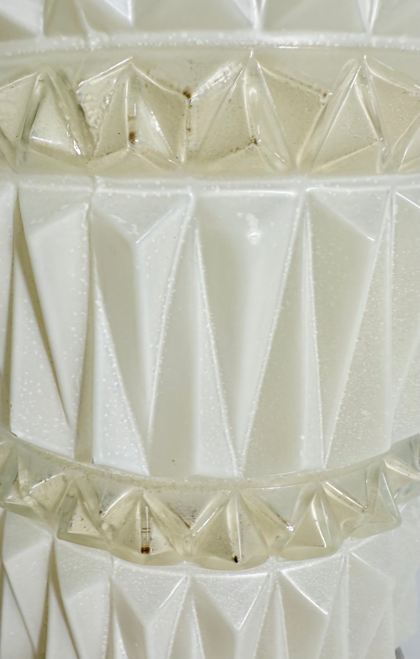 VINTAGE HOLLYWOOD REGENCY MILK GLASS TABLE LAMP – 31.5” – DIAMOND CUT GLOWING BASE – CRYSTAL PRISMS – MID CENTURY GLAM