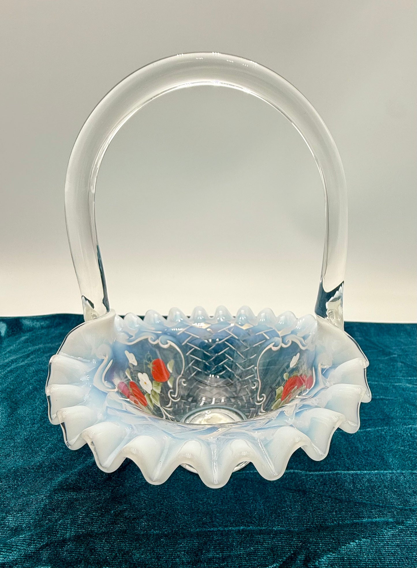 VINTAGE 1980s FENTON HAND-PAINTED STRAWBERRY BASKET – OPALESCENT GLASS WITH RUFFLED EDGE – 8x6.5 IN – EXCELLENT CONDITION