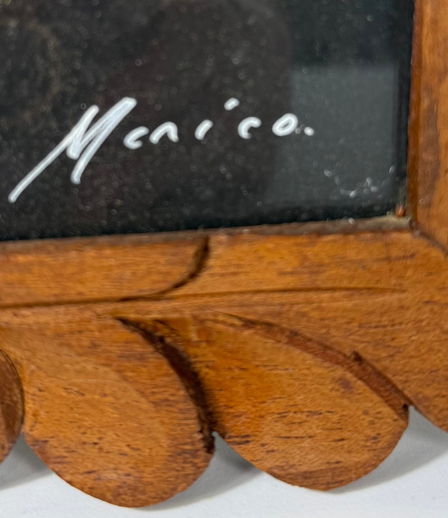 VINTAGE MEXICAN FEATHER ART – HANDCRAFTED EXOTIC BIRD PAIR IN CARVED WOOD FRAMES | MID-CENTURY FOLK ART