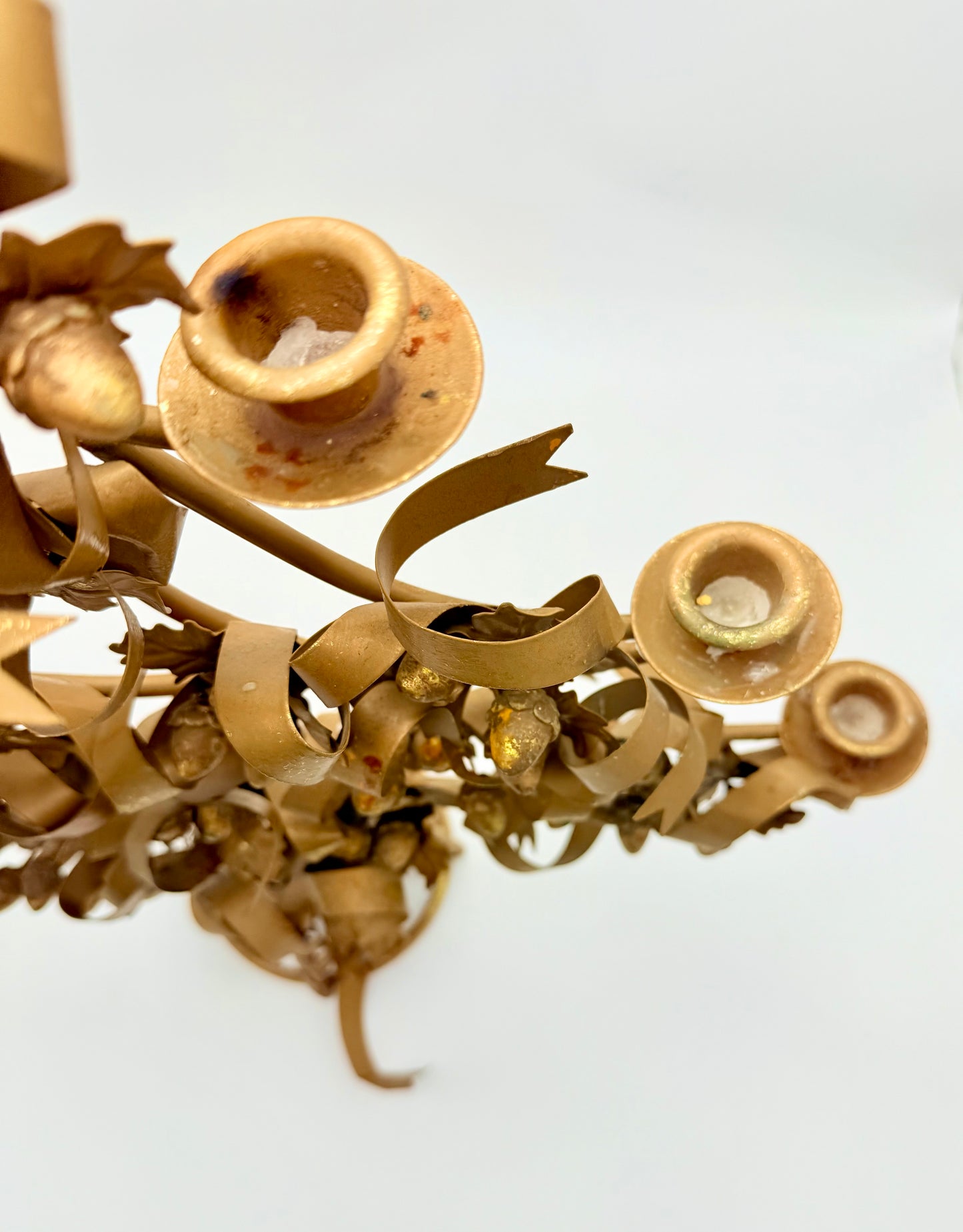 VINTAGE ITALIAN GILT TOLE CHRISTMAS TREE CANDELABRA WITH ACORNS AND RIBBONS – HOLLYWOOD REGENCY GOLD METAL CANDLE HOLDER