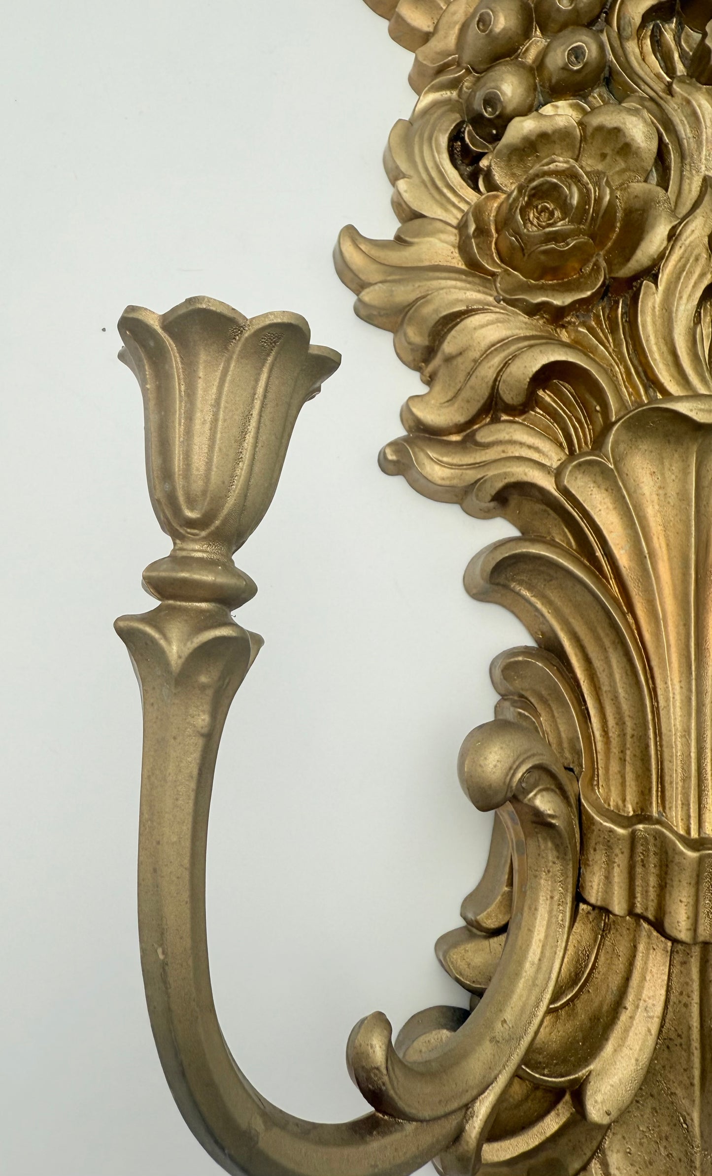 VINTAGE 1973 SYROCO BRONZE/GOLD FLORAL TWO-ARM WALL SCONCE – HOLLYWOOD REGENCY ROCOCO STYLE, GILT FLOWER DESIGN, MADE IN USA, 26 INCHES TALL (Copy)