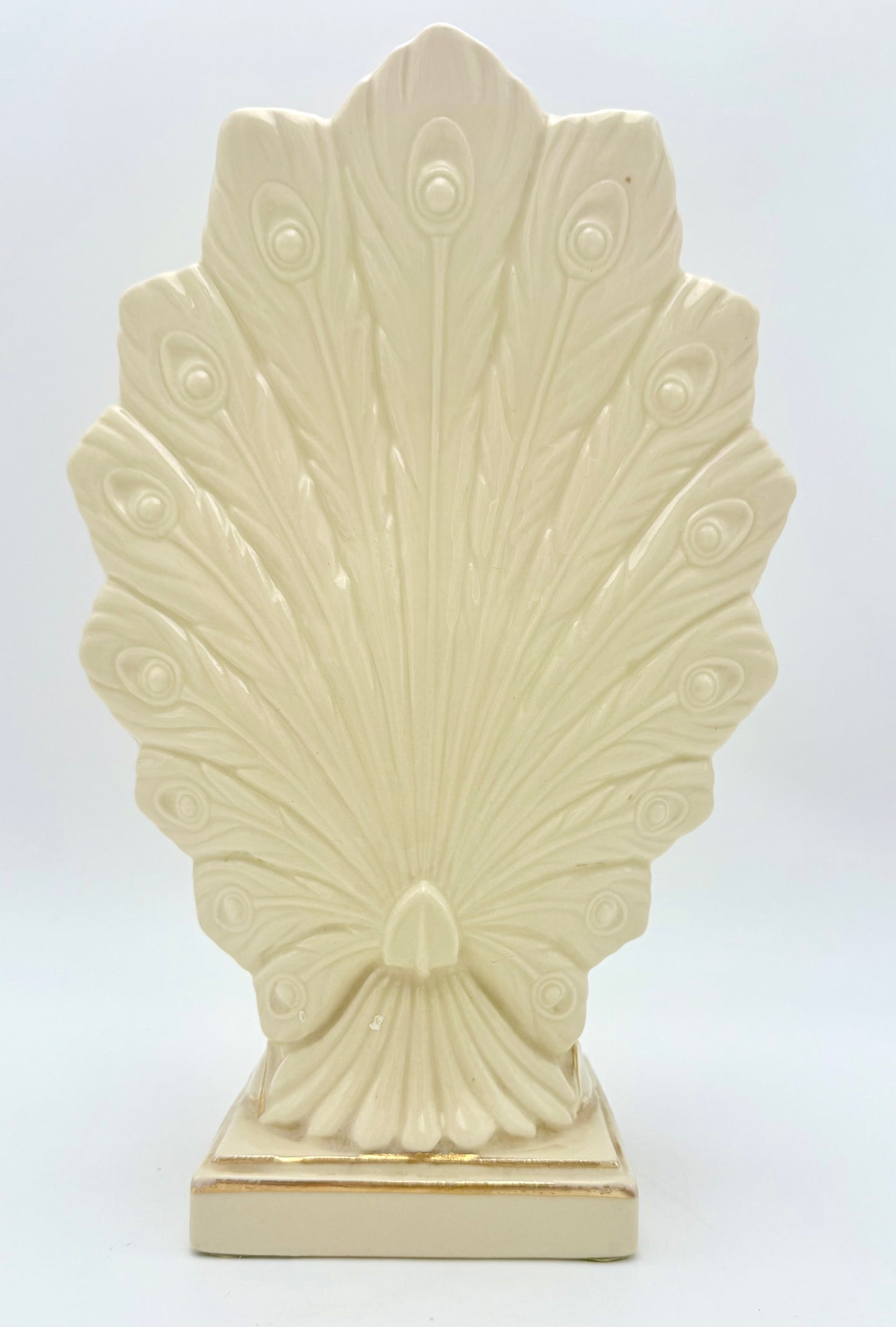 VINTAGE IVORY AND GOLD PEACOCK VASE – MID-CENTURY HOLLYWOOD REGENCY CERAMIC – ELEGANT P198 POTTERY PLANTER
