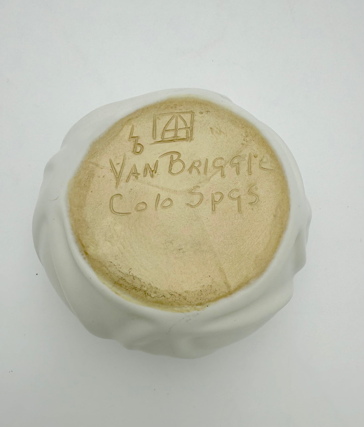 VAN BRIGGLE WHITE LOTUS BOWL – COLORADO SPRINGS ART POTTERY, SCULPTURAL ORGANIC FORM, MID-CENTURY ART NOUVEAU STYLE