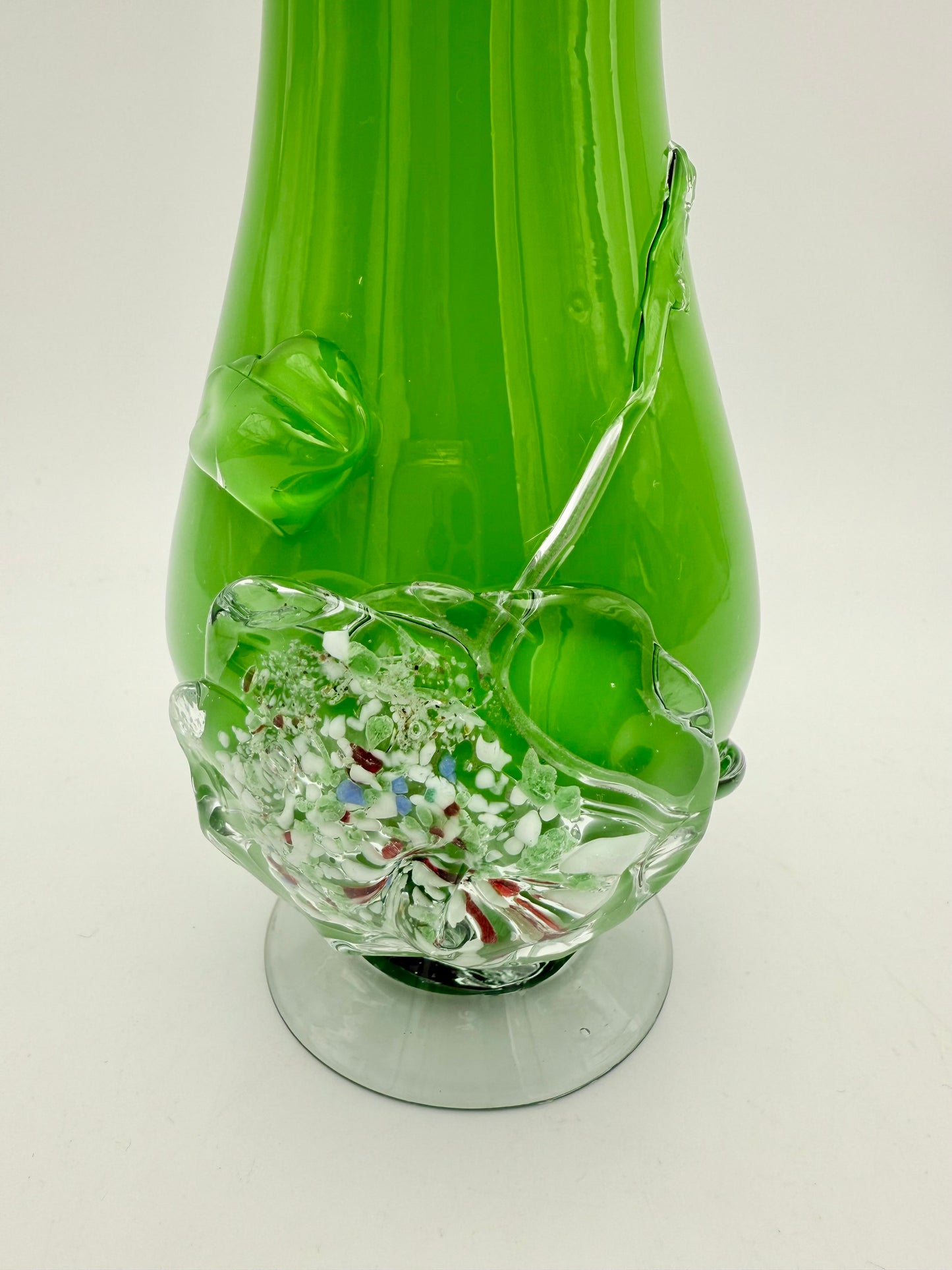 VINTAGE MURANO-STYLE GREEN ART GLASS VASE WITH APPLIED FLORAL DESIGN – 9.5” HAND-BLOWN STUDIO GLASS