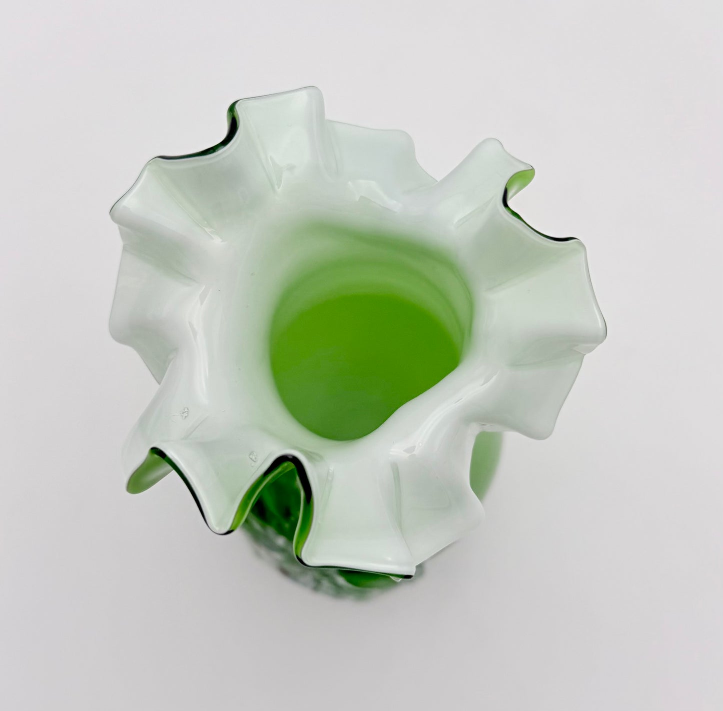 VINTAGE MURANO-STYLE GREEN ART GLASS VASE WITH APPLIED FLORAL DESIGN – 9.5” HAND-BLOWN STUDIO GLASS