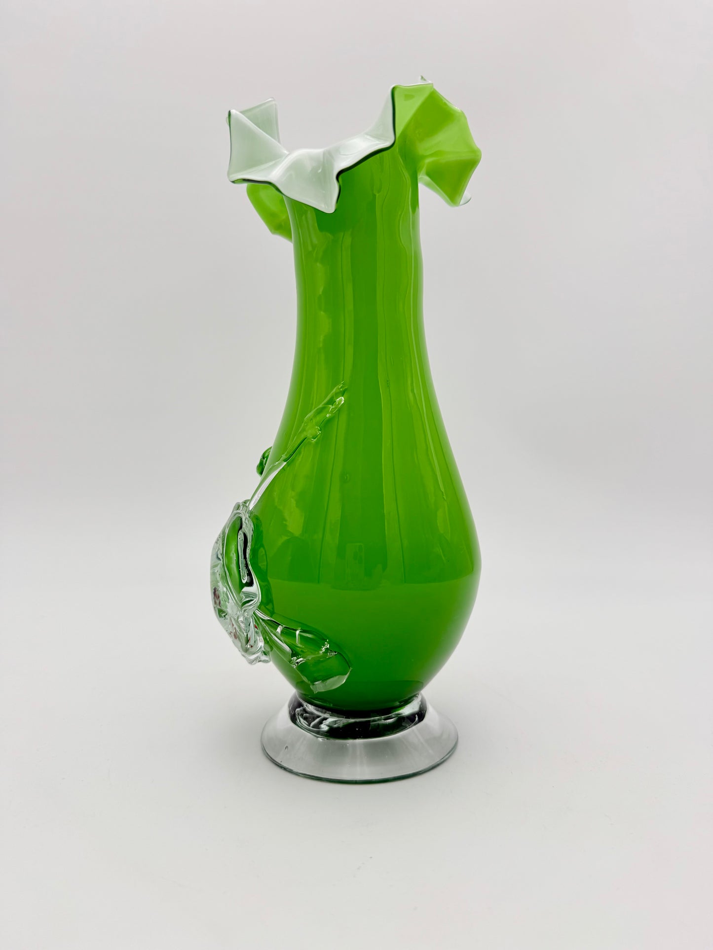 VINTAGE MURANO-STYLE GREEN ART GLASS VASE WITH APPLIED FLORAL DESIGN – 9.5” HAND-BLOWN STUDIO GLASS
