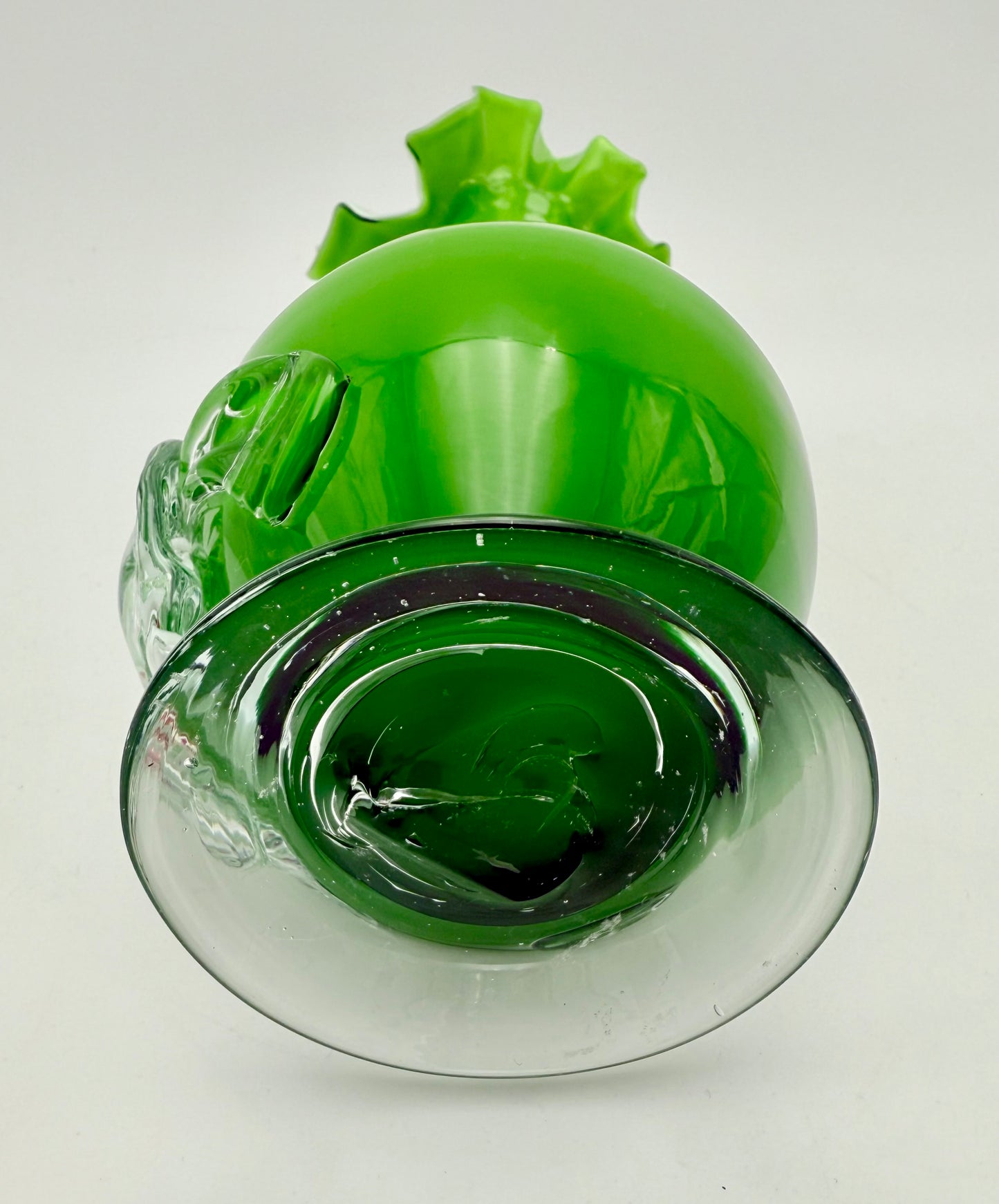 VINTAGE MURANO-STYLE GREEN ART GLASS VASE WITH APPLIED FLORAL DESIGN – 9.5” HAND-BLOWN STUDIO GLASS