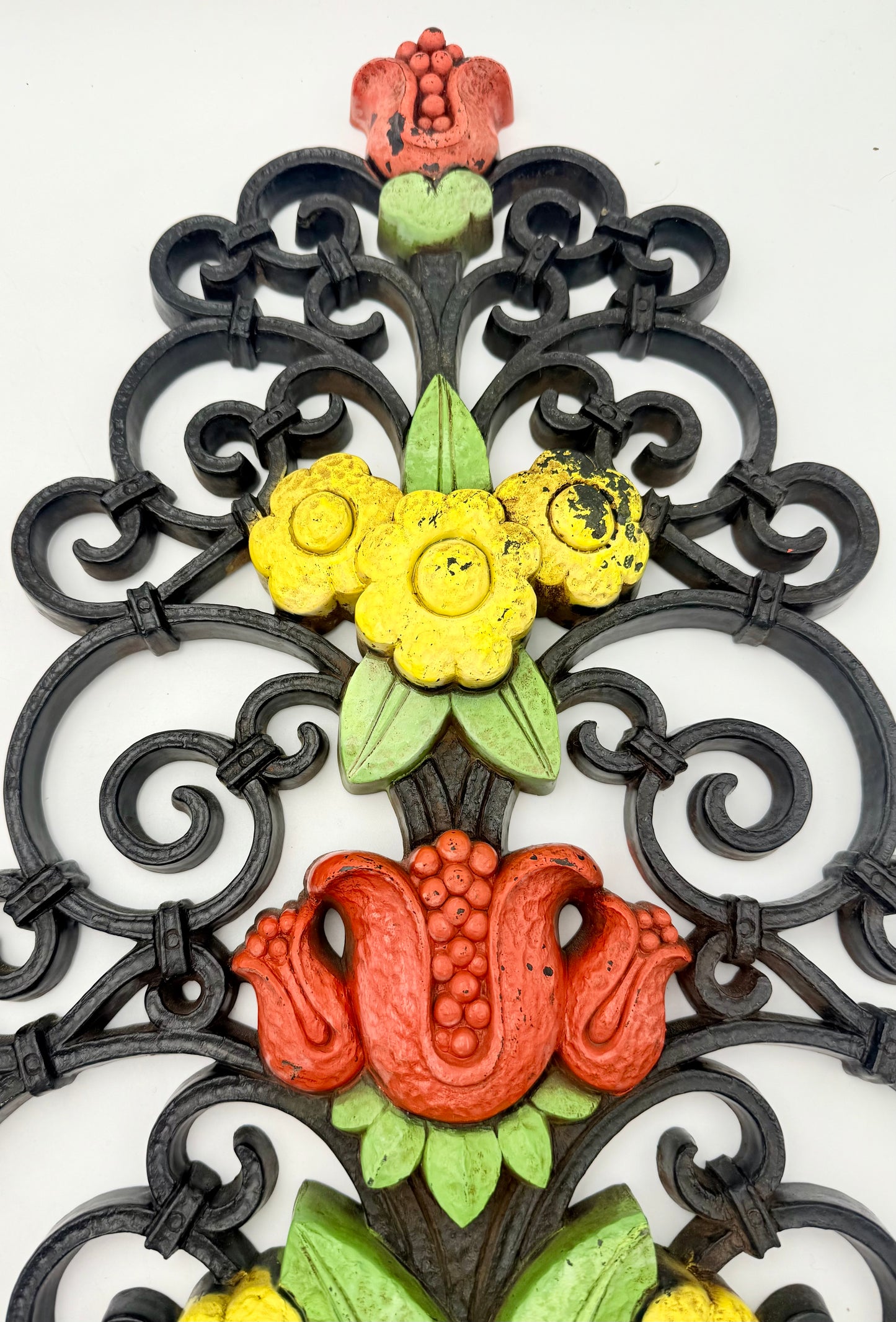 LARGE VINTAGE SYROCO FLORAL WALL PLAQUES PAIR 25 INCH MID CENTURY FOLK ART URN DESIGN