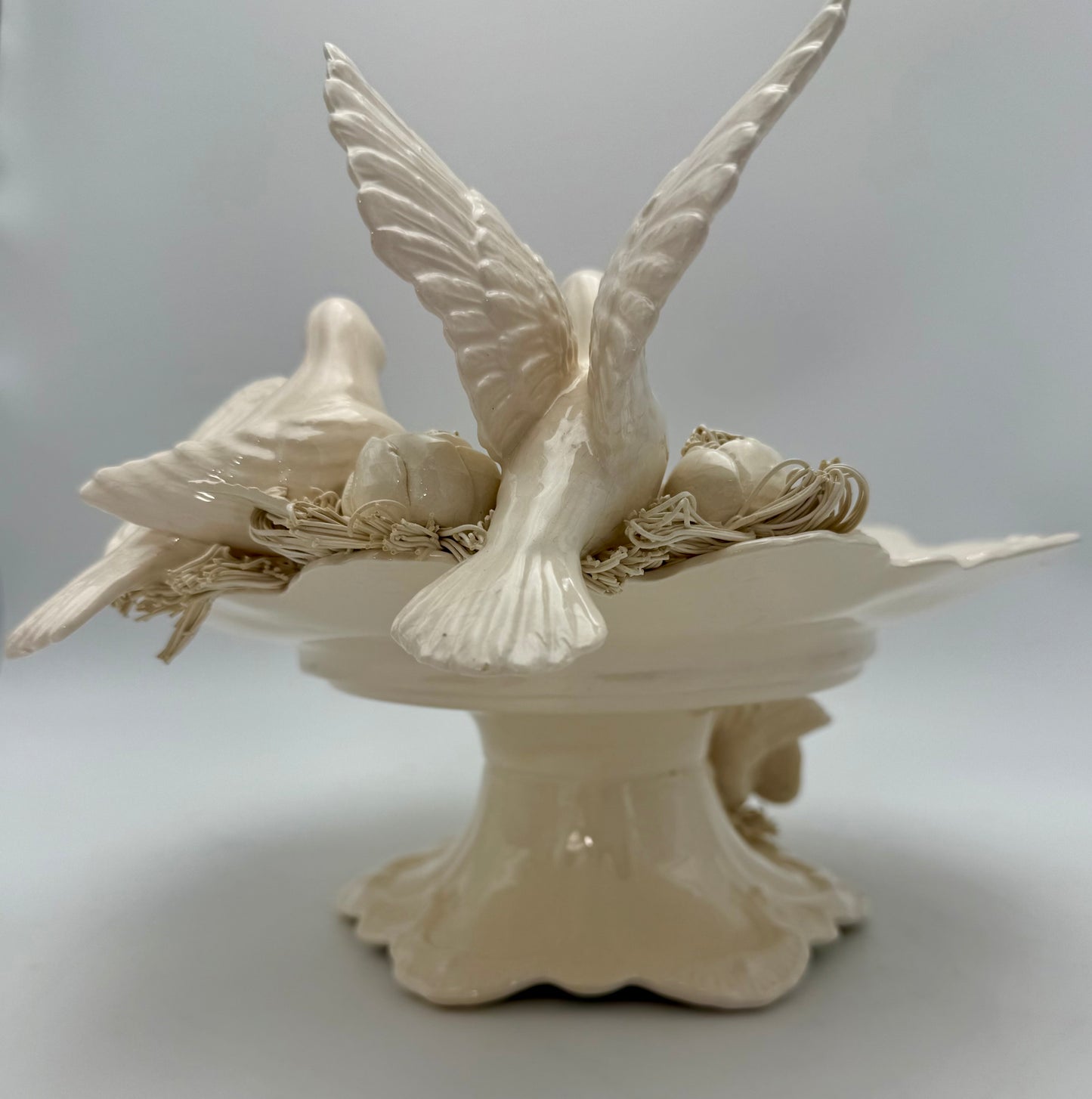VINTAGE CAPODIMONTE STYLE PEDESTAL CENTERPIECE WITH THREE DOVES AND FLORAL SPAGHETTI PORCELAIN DETAILING