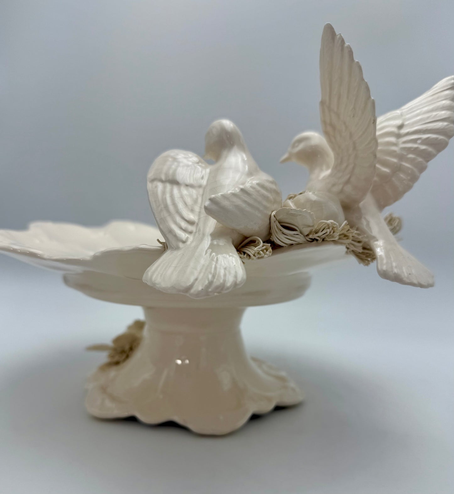 VINTAGE CAPODIMONTE STYLE PEDESTAL CENTERPIECE WITH THREE DOVES AND FLORAL SPAGHETTI PORCELAIN DETAILING