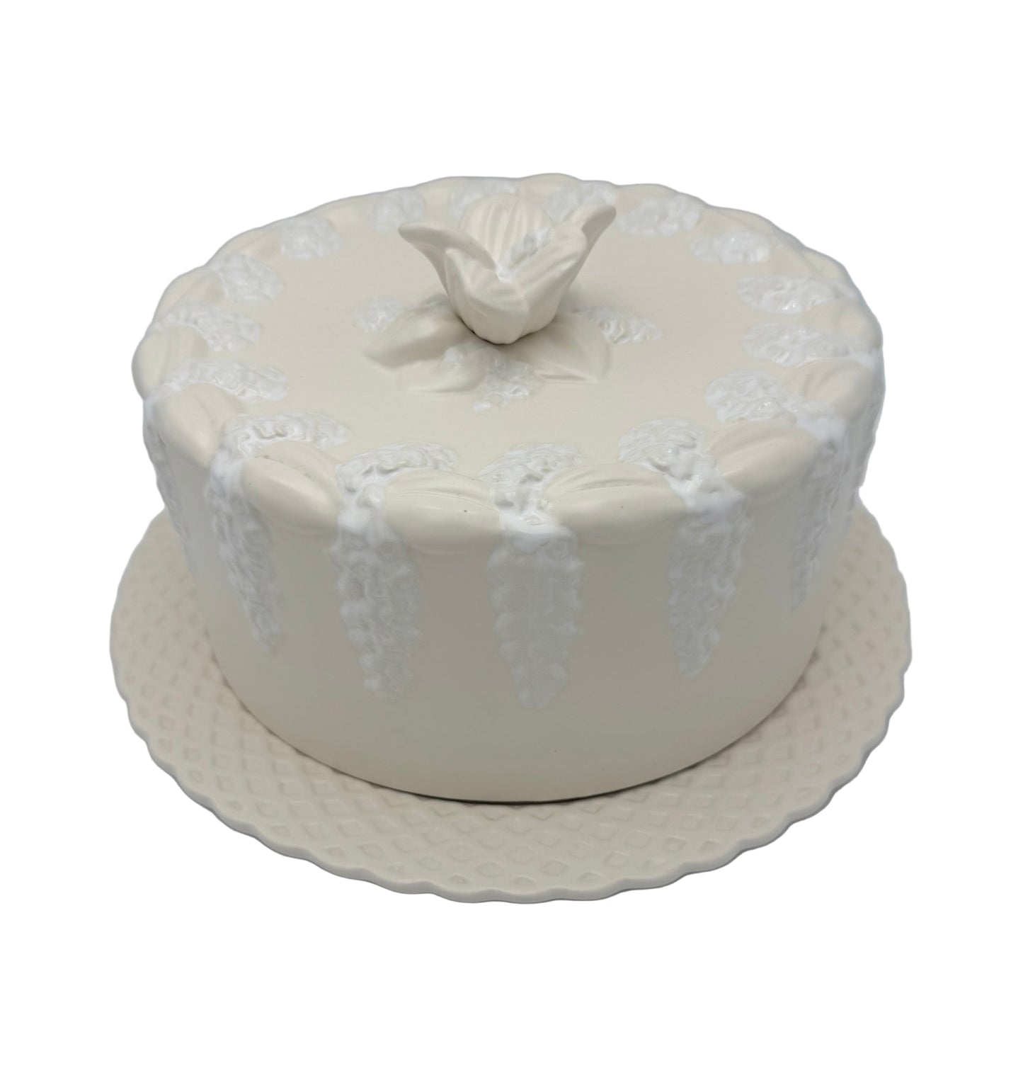 VINTAGE PORTUGUESE EARTHENWARE COVERED DOME WITH MATCHING PLATE – CREAM & WHITE FLORAL RELIEF – 12.5”