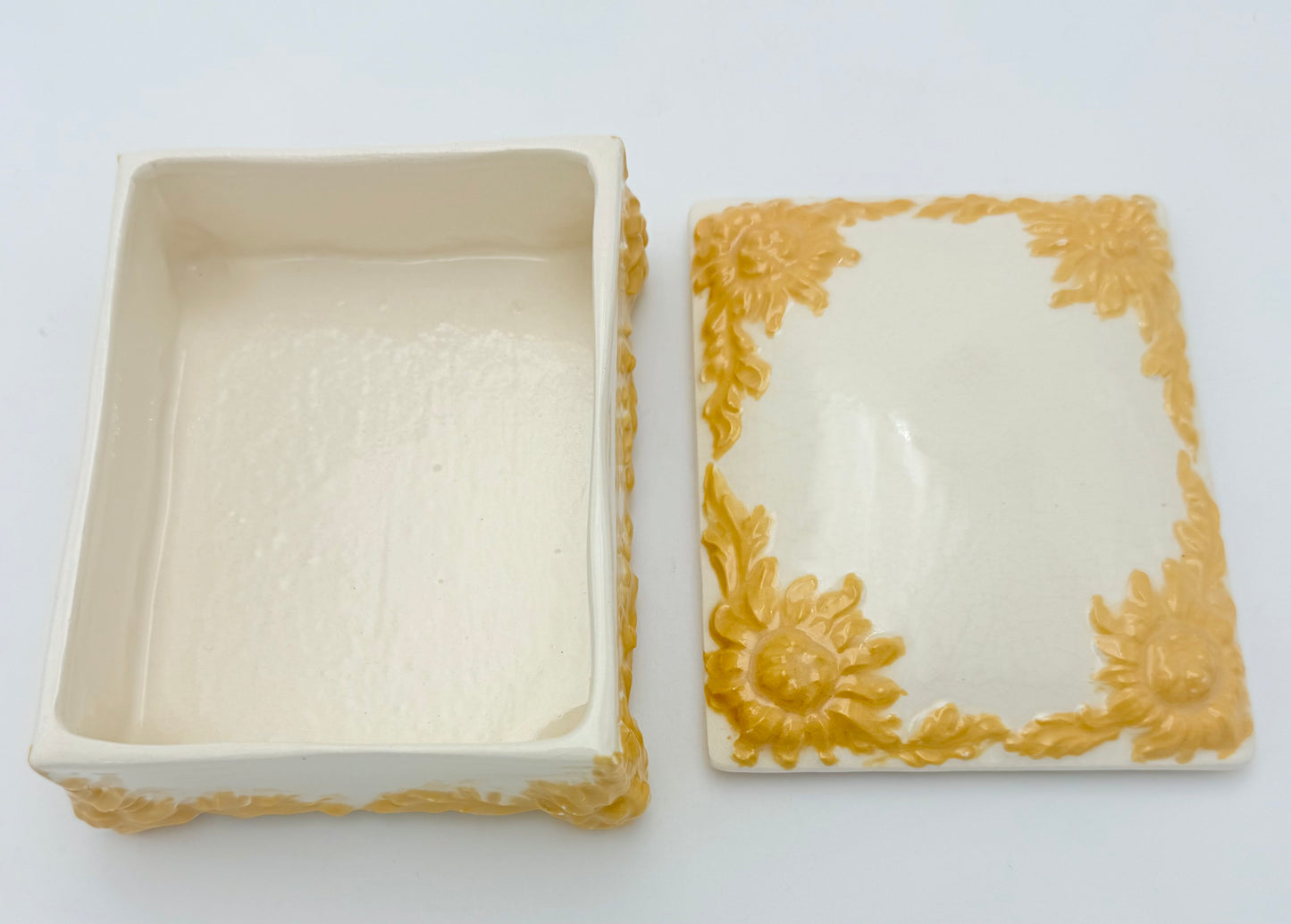 VINTAGE ITALIAN-STYLE CERAMIC SUNFLOWER JEWELRY BOX WITH RAISED RELIEF & CRACKLE GLAZE