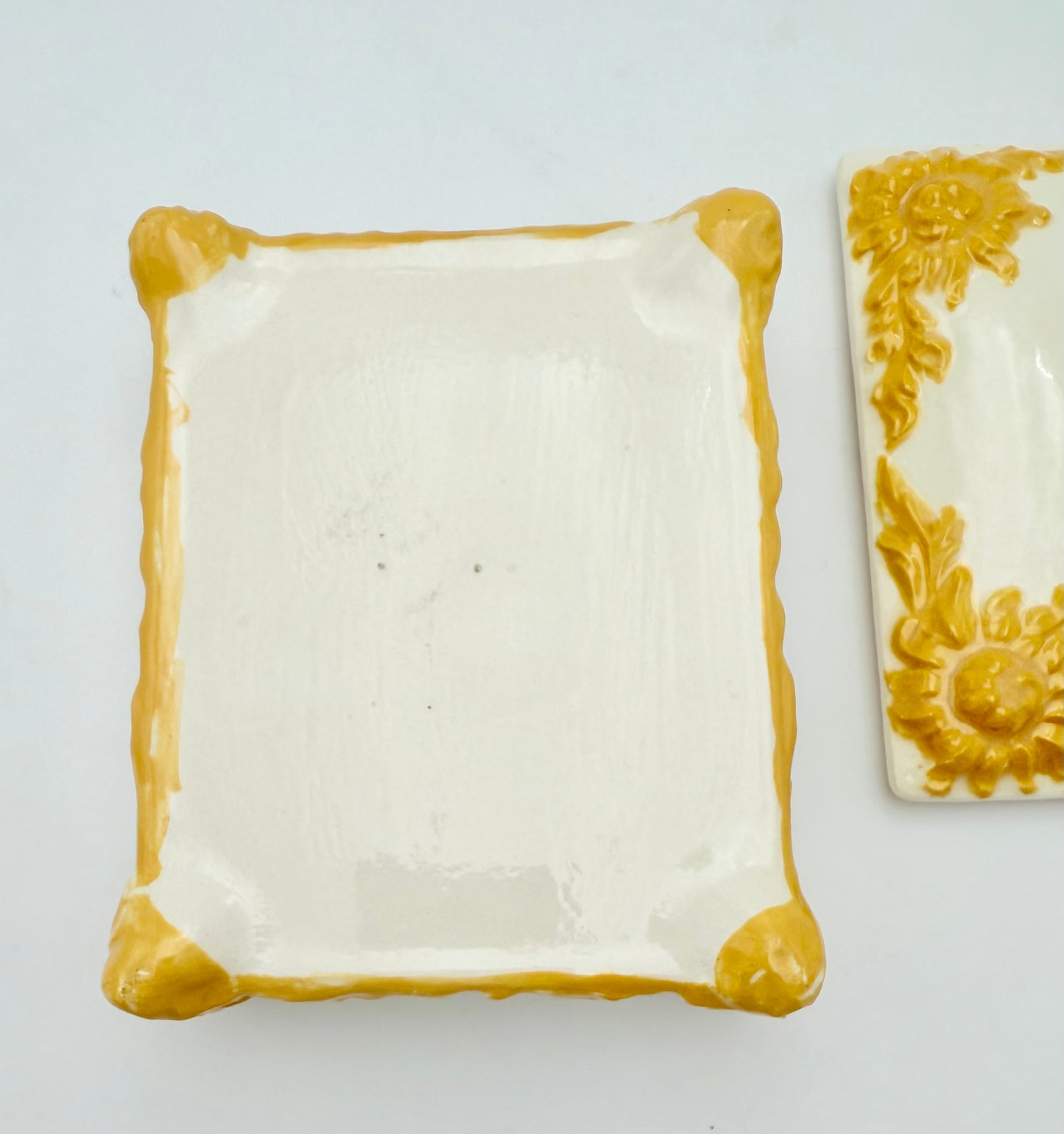 VINTAGE ITALIAN-STYLE CERAMIC SUNFLOWER JEWELRY BOX WITH RAISED RELIEF & CRACKLE GLAZE