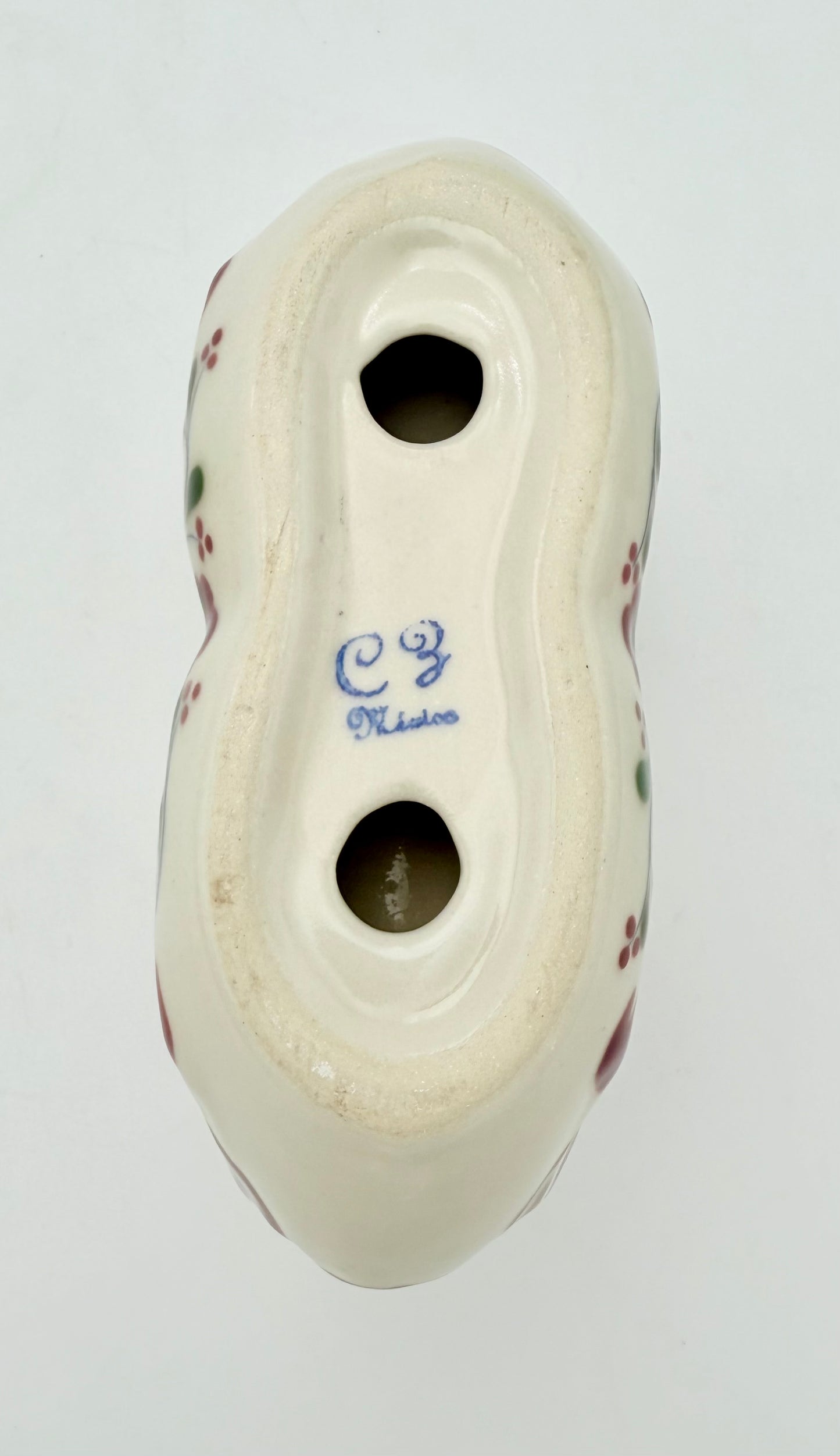 VINTAGE PORTUGUESE HAND-PAINTED CERAMIC NAPKIN HOLDER – SIGNED “CZ KILDOS” – FLORAL BURGUNDY & GREEN – 1960s–1980s