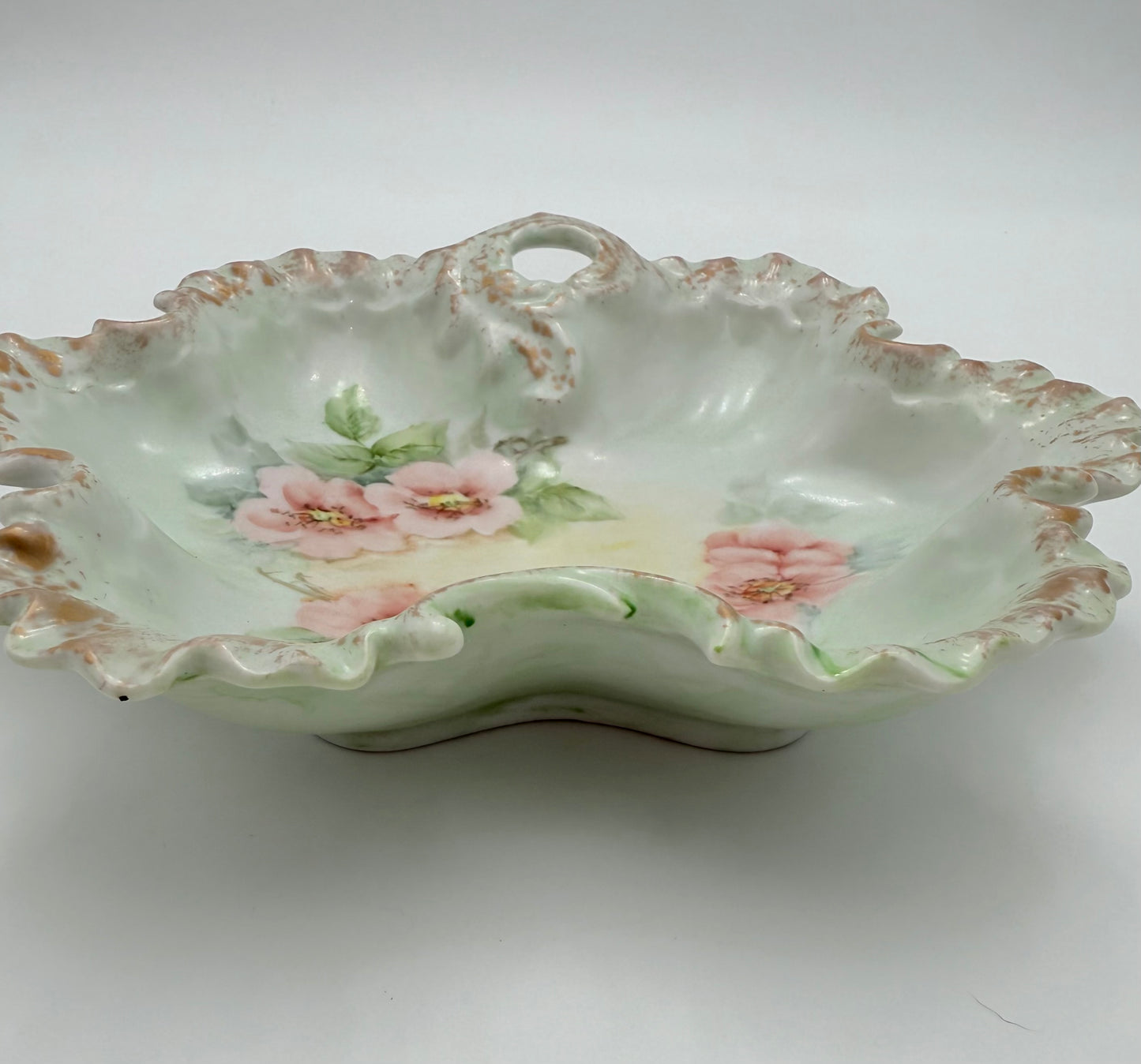 ANTIQUE ROSENTHAL MONBIJOU GERMANY LATTICE LEAF NUT/CANDY DISH, CIRCA 1899