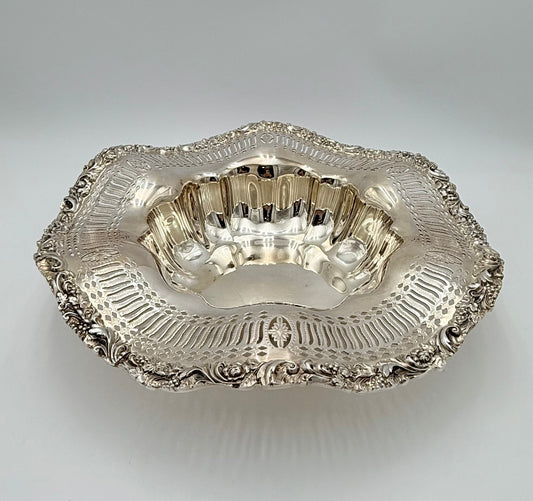 ANTIQUE E.G.WEBSTER SILVER PLATED ORNATE RUFFLE RIM BOWL, CIRCA LATE 1800s