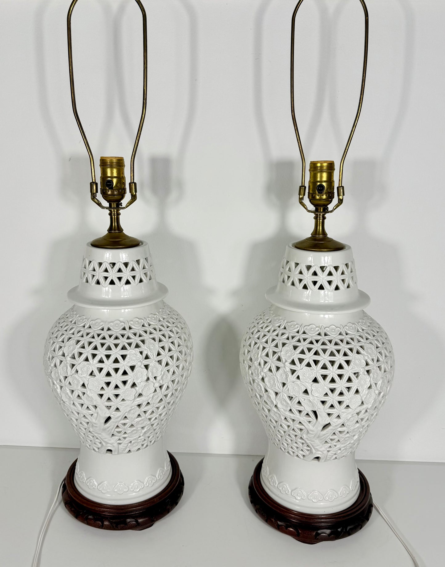 REFURBISHED VINTAGE PAIR OF BLANC DE CHINE TABLE LAMPS WITH 3 SETTINGS, 1950s