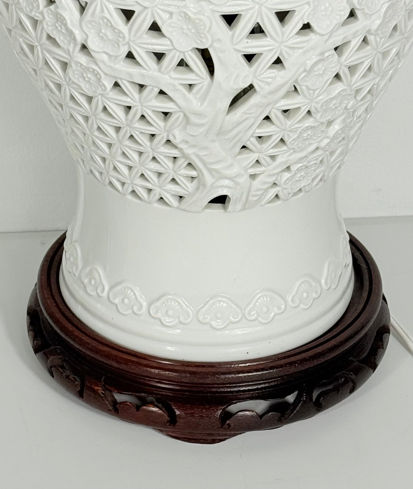 REFURBISHED VINTAGE PAIR OF BLANC DE CHINE TABLE LAMPS WITH 3 SETTINGS, 1950s