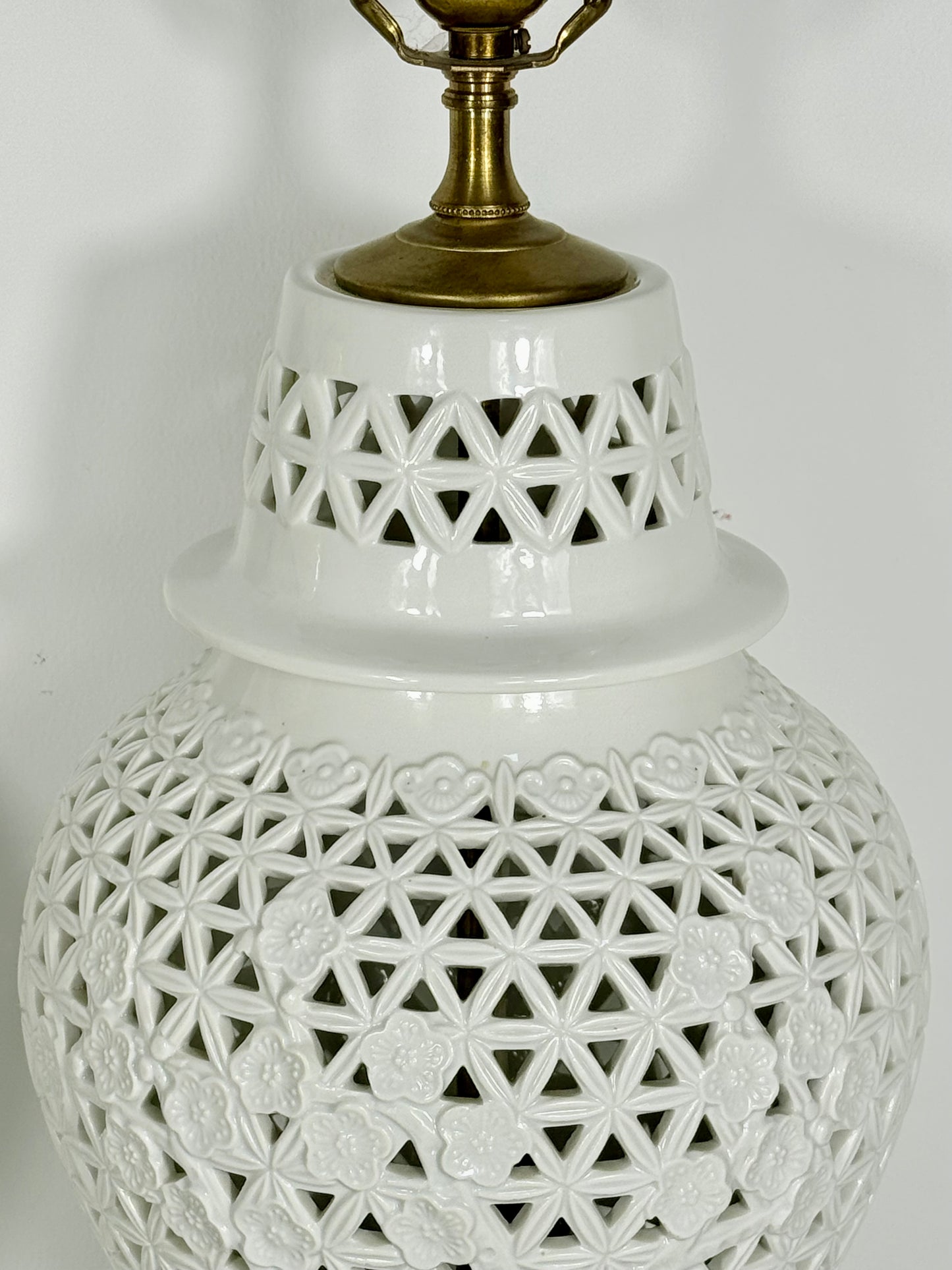 REFURBISHED VINTAGE PAIR OF BLANC DE CHINE TABLE LAMPS WITH 3 SETTINGS, 1950s