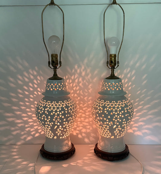 REFURBISHED VINTAGE PAIR OF BLANC DE CHINE TABLE LAMPS WITH 3 SETTINGS, 1950s