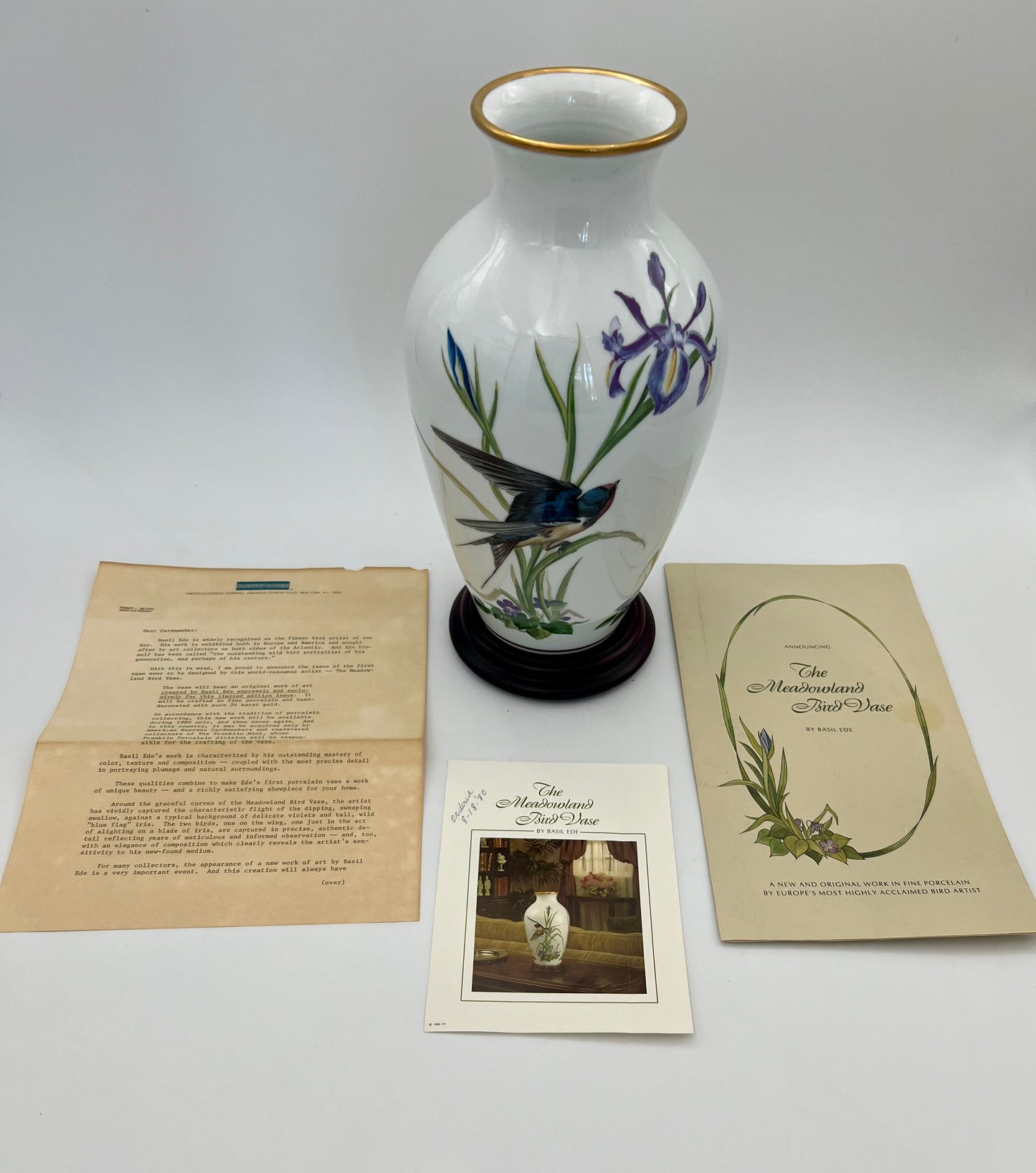FRANKLIN PORCELAIN "THE MEADOWLAND BIRD VASE" LIMITED EDITION, CIRCA 1980