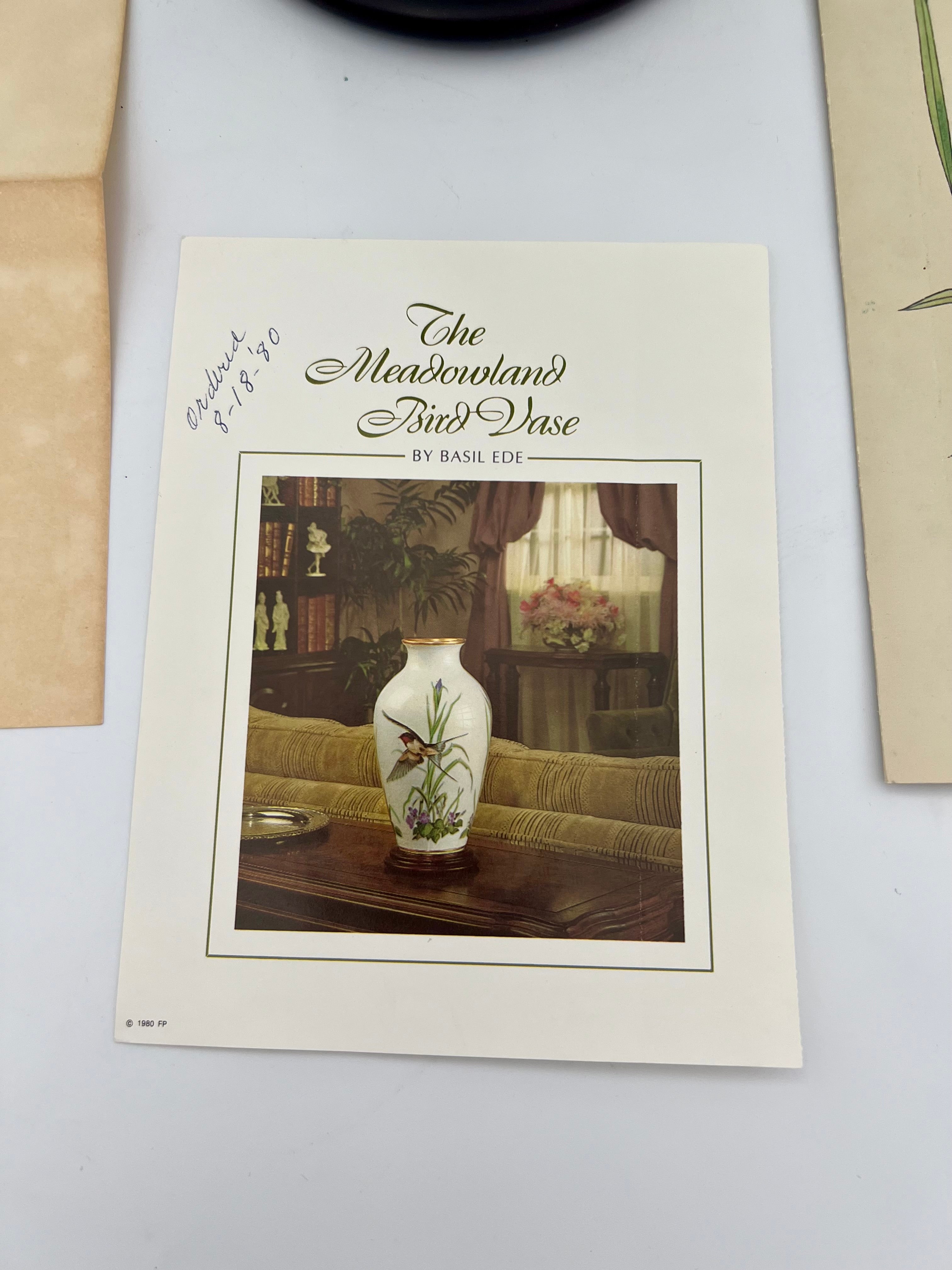 THE MEADOWLAND BIRD VASE BY BASIL EDE – 1980 FRANKLIN PORCELAIN – LIMITED EDITION WITH ORIGINAL PAPERWORK & STAND