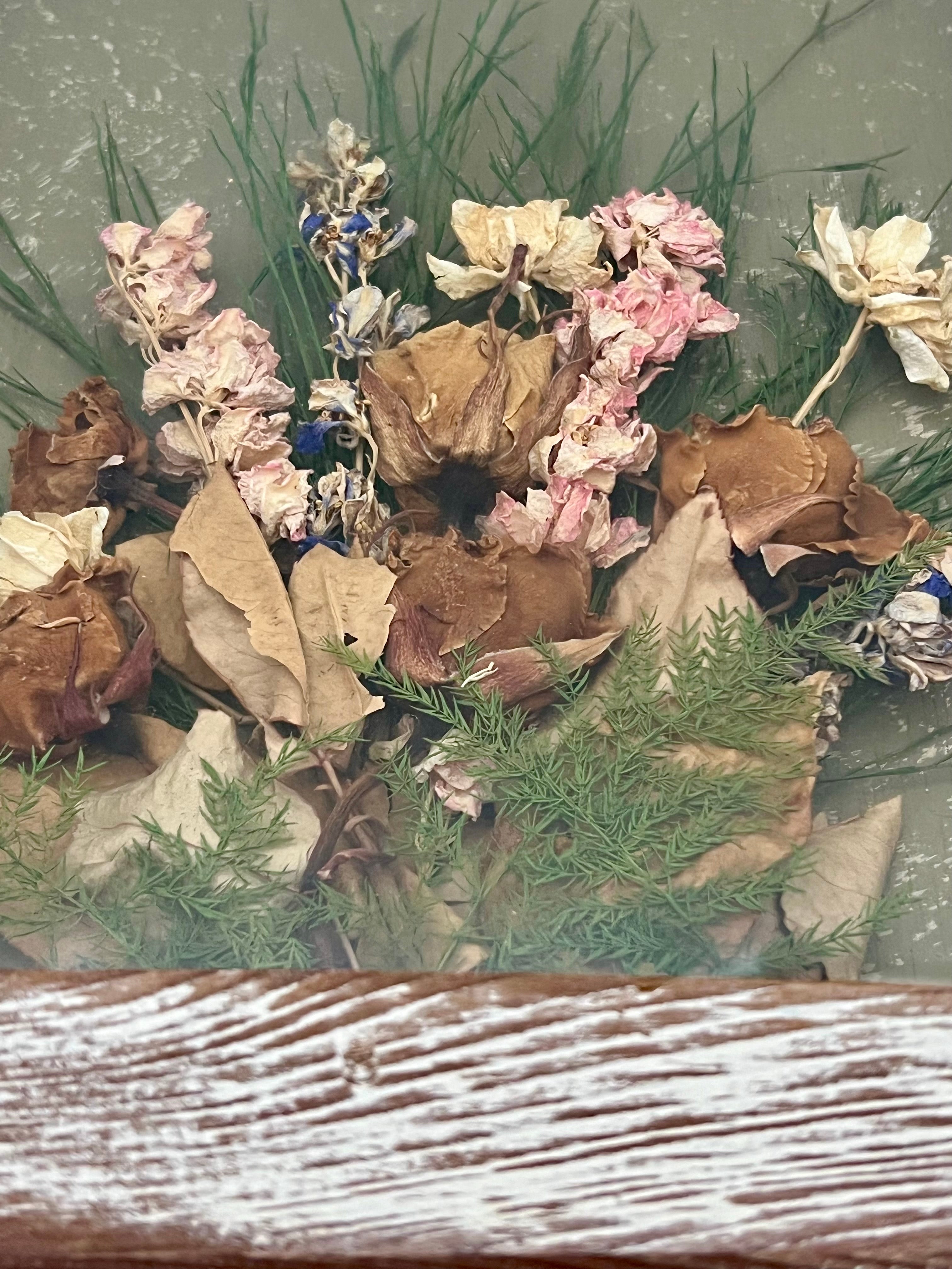VINTAGE 1970s–1980s DRIED FLOWER SHADOW BOX IN DISTRESSED WOOD FRAME