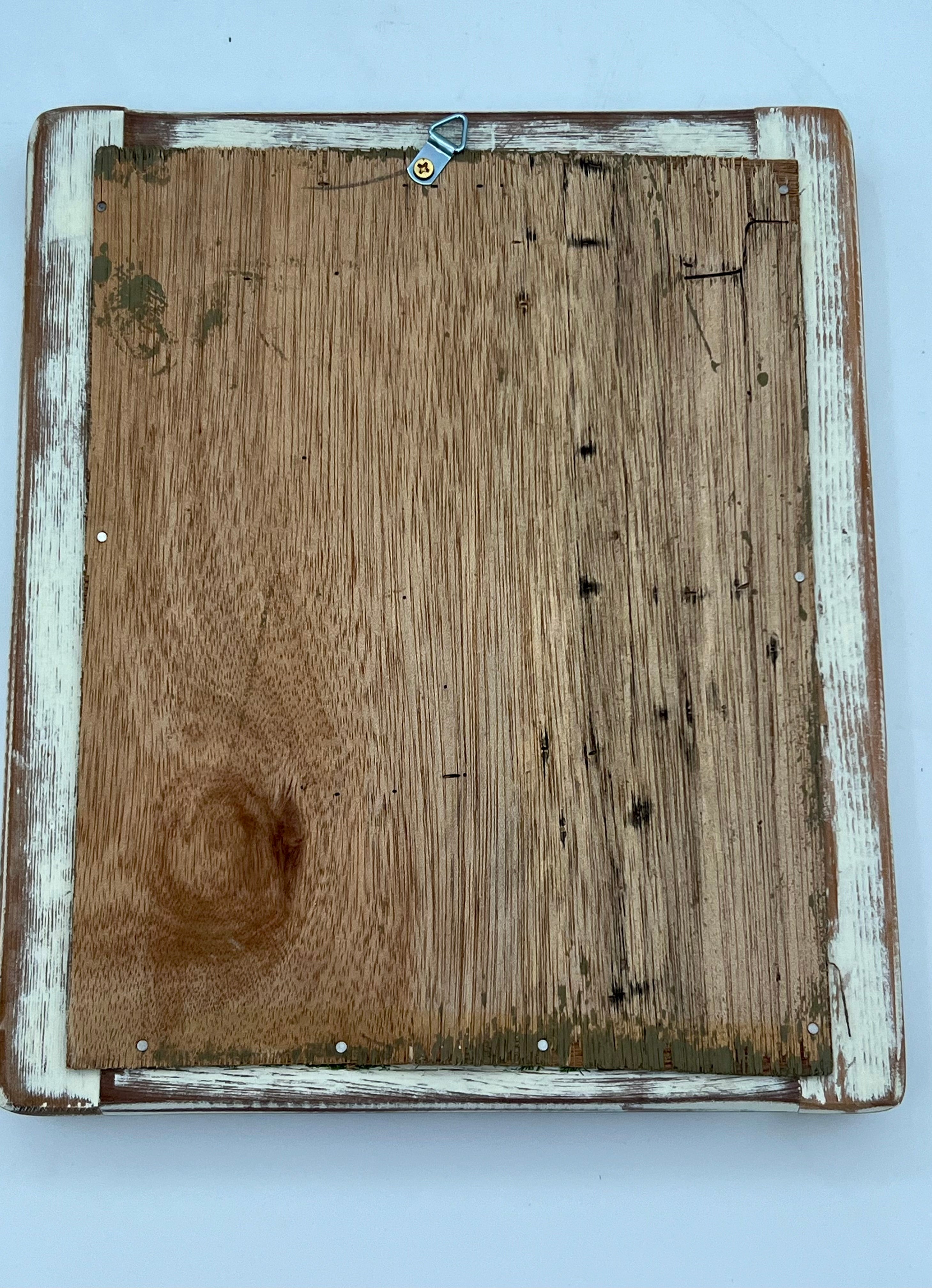 VINTAGE 1970s–1980s DRIED FLOWER SHADOW BOX IN DISTRESSED WOOD FRAME